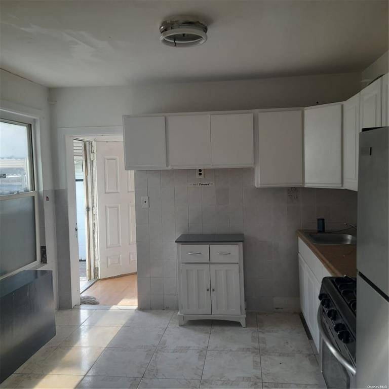 8856 77th ST, Woodhaven, NY 11421