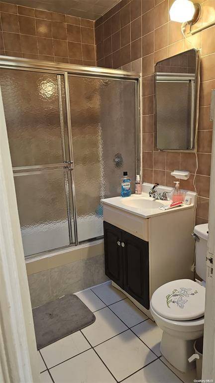 8856 77th ST, Woodhaven, NY 11421