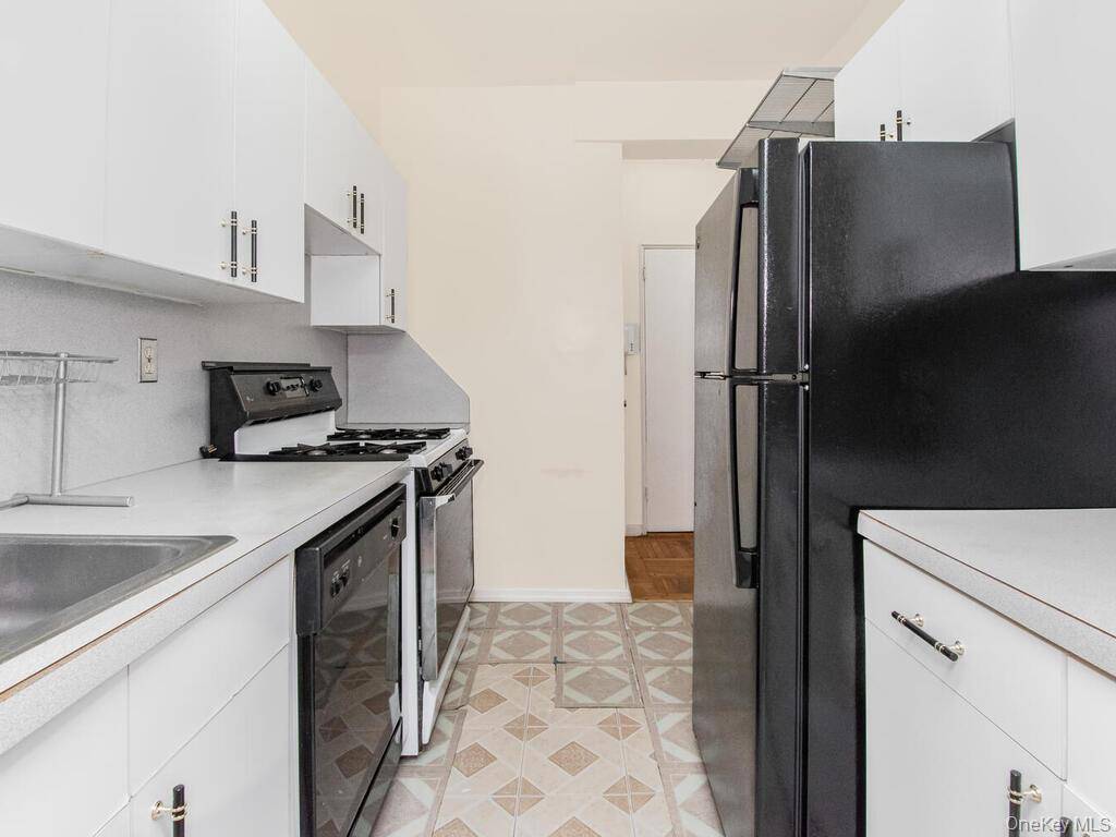 679 W 239th ST #1C, Bronx, NY 10463