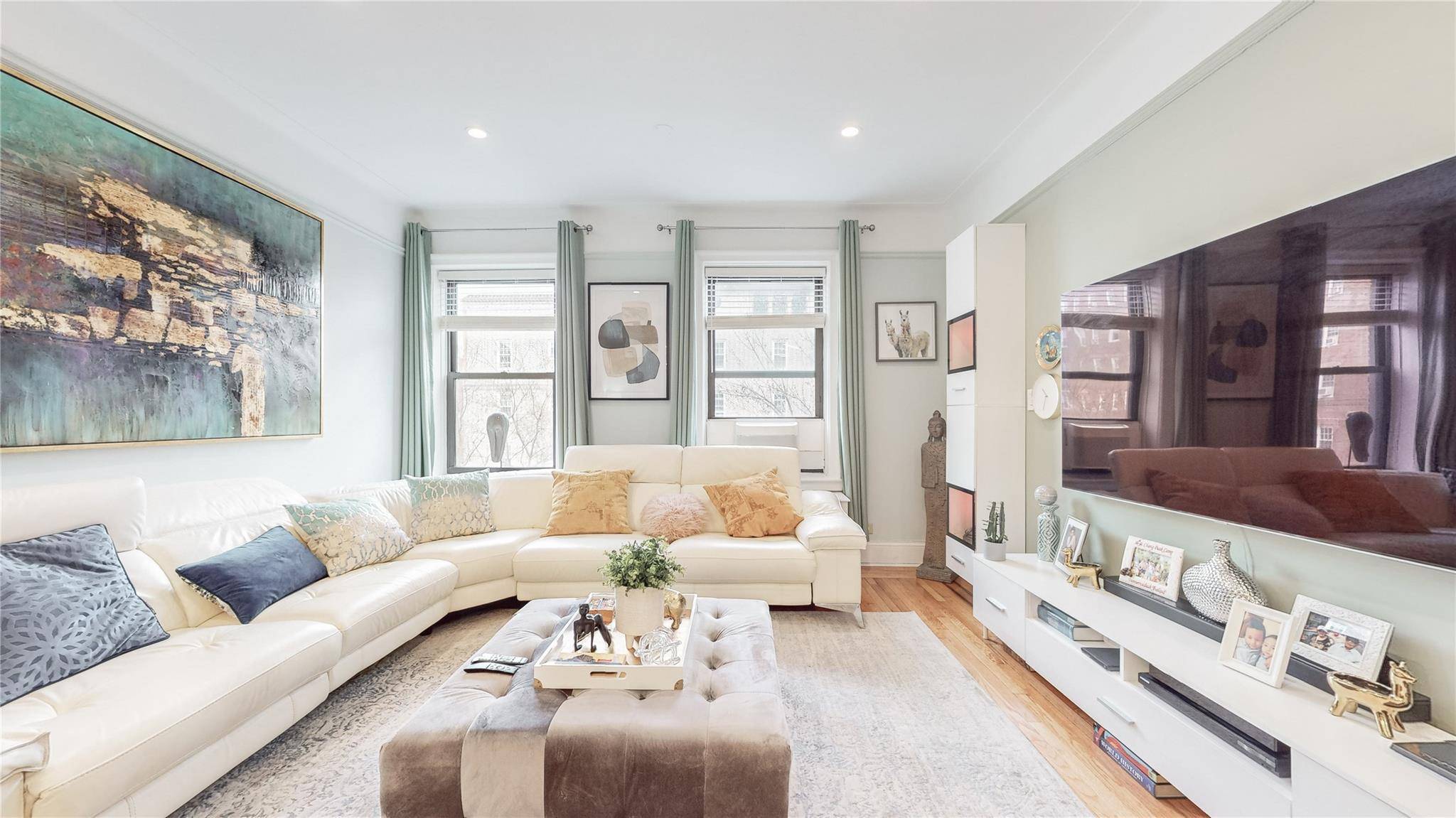 8310 35 AVE #3-O, Jackson Heights, NY 11372
