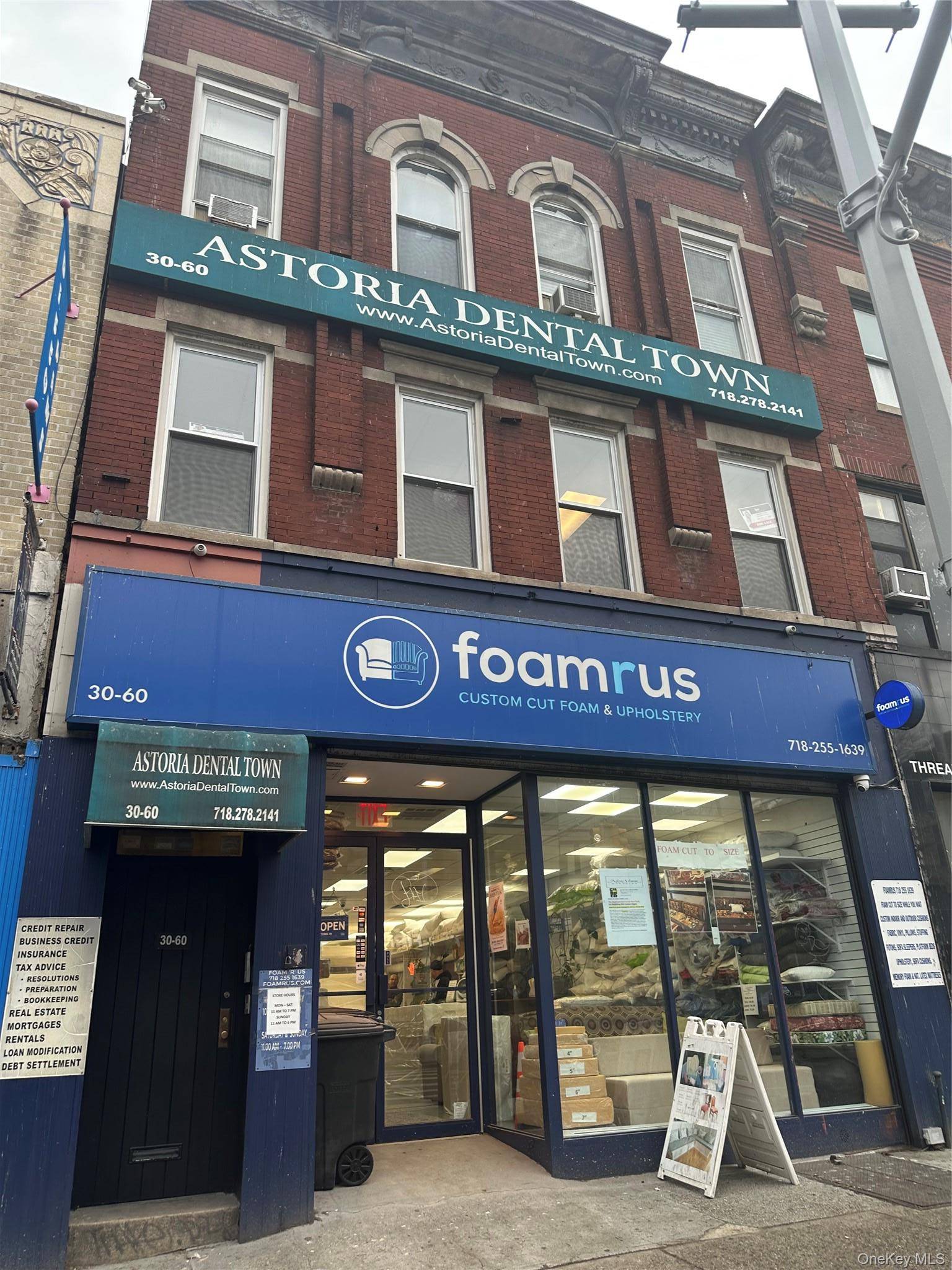 3060 Steinway ST, Astoria, NY 11103