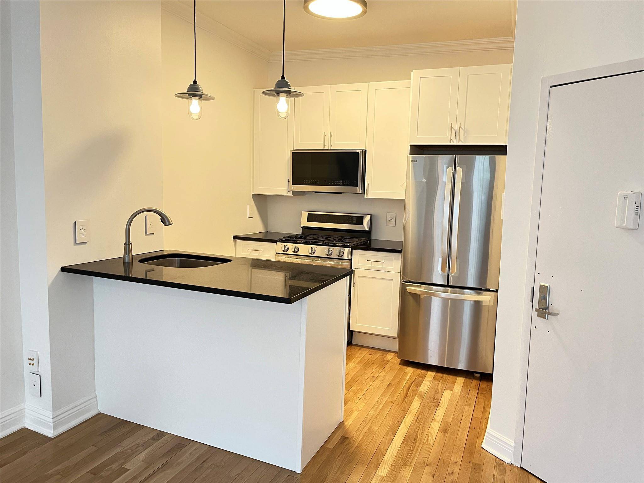 206 Montrose AVE #3A, Brooklyn, NY 11206