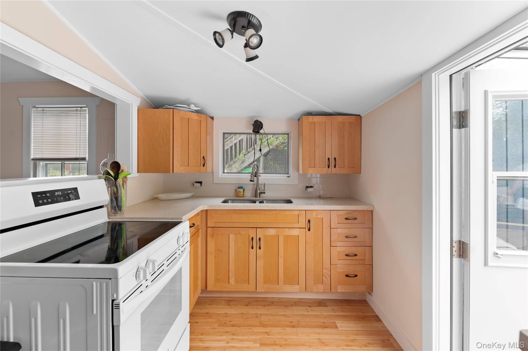 30 Bungalow WALK, Ocean Beach, NY 11770