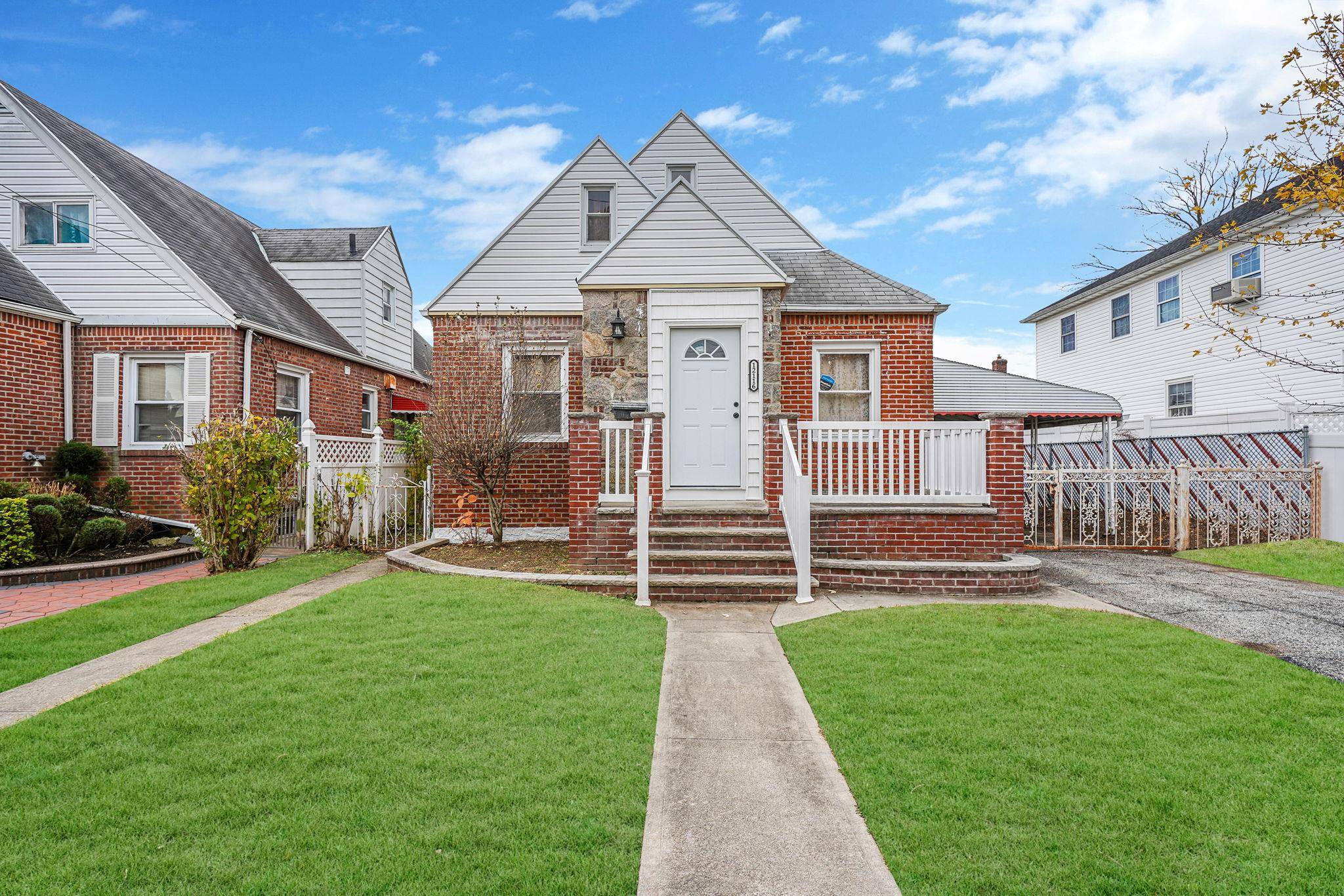 121-16 198th ST, Springfield Gardens, NY 11413