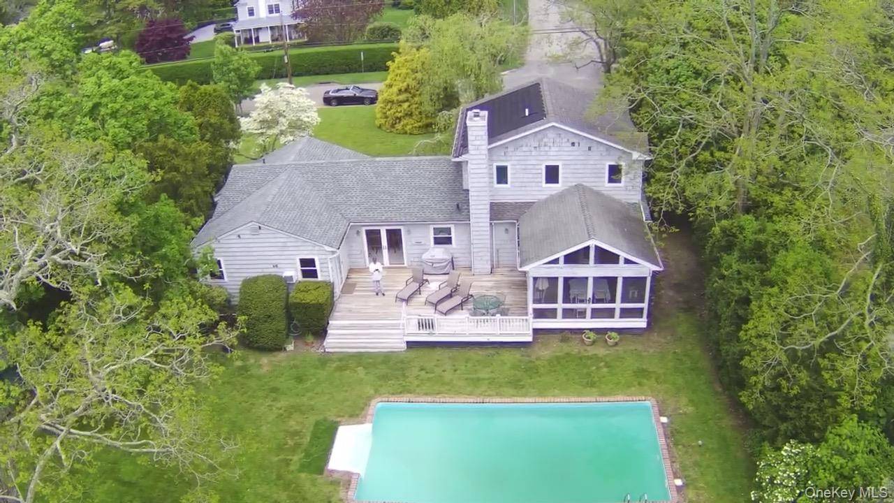 36 Walker AVE, East Quogue, NY 11942