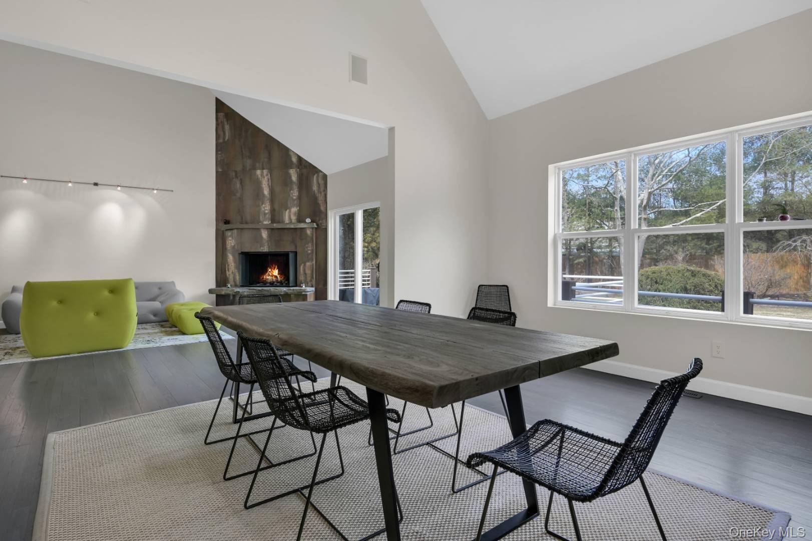 26 Lakeside LN, Westhampton, NY 11977
