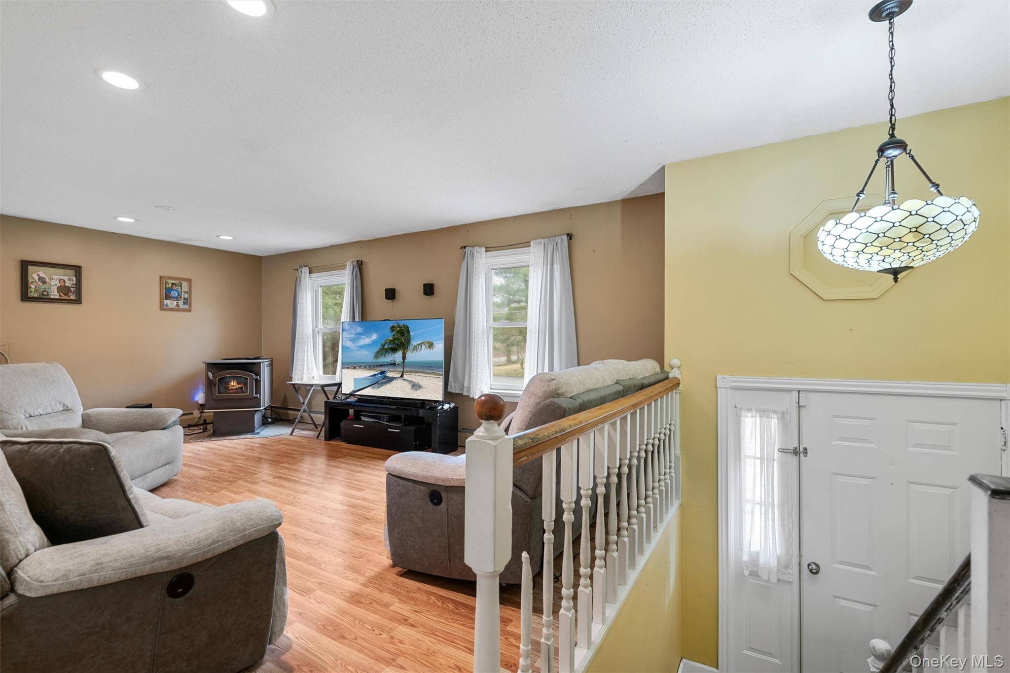 4 Thistle LN, Middletown, NY 10940