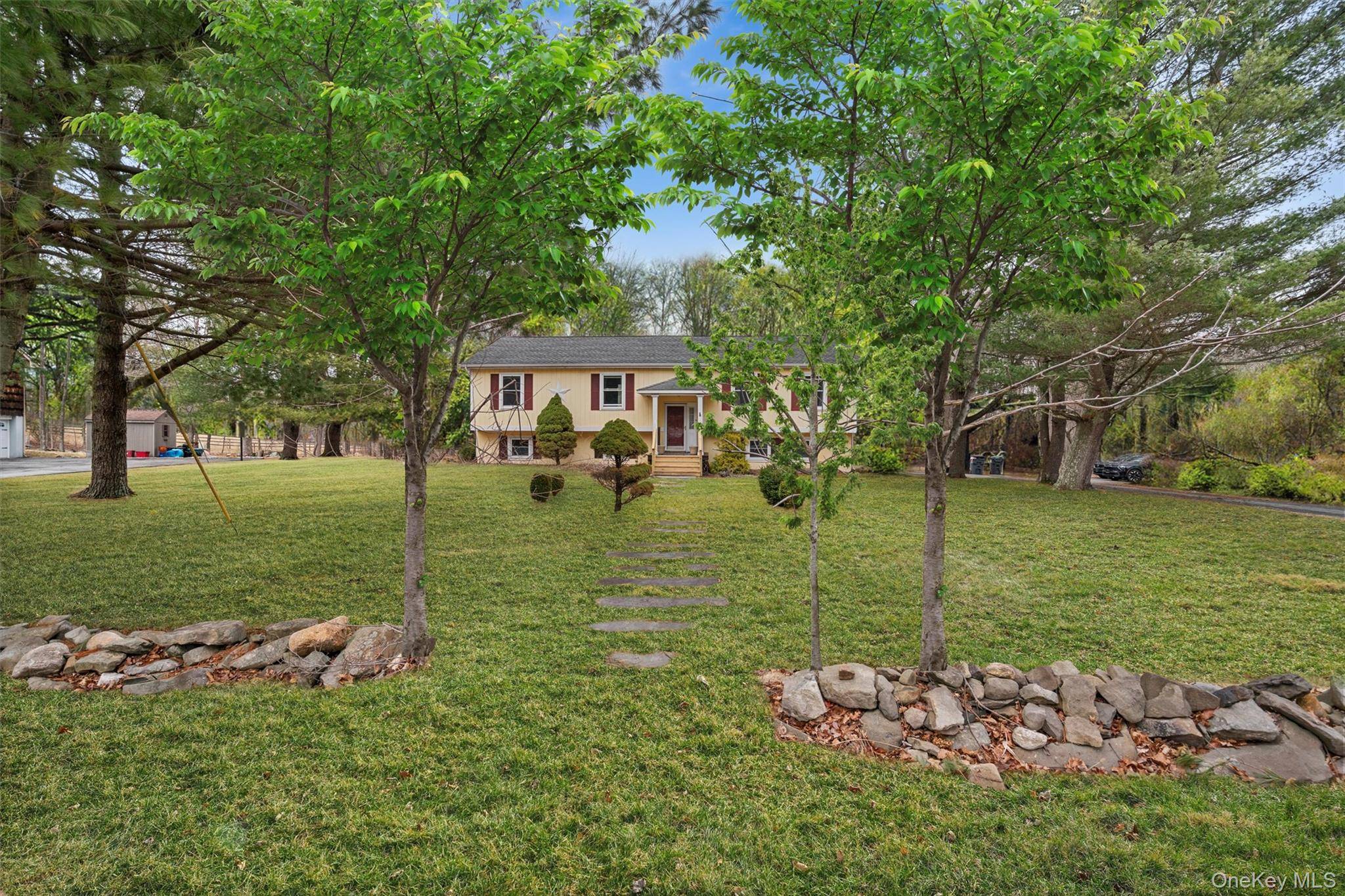 4 Thistle LN, Middletown, NY 10940