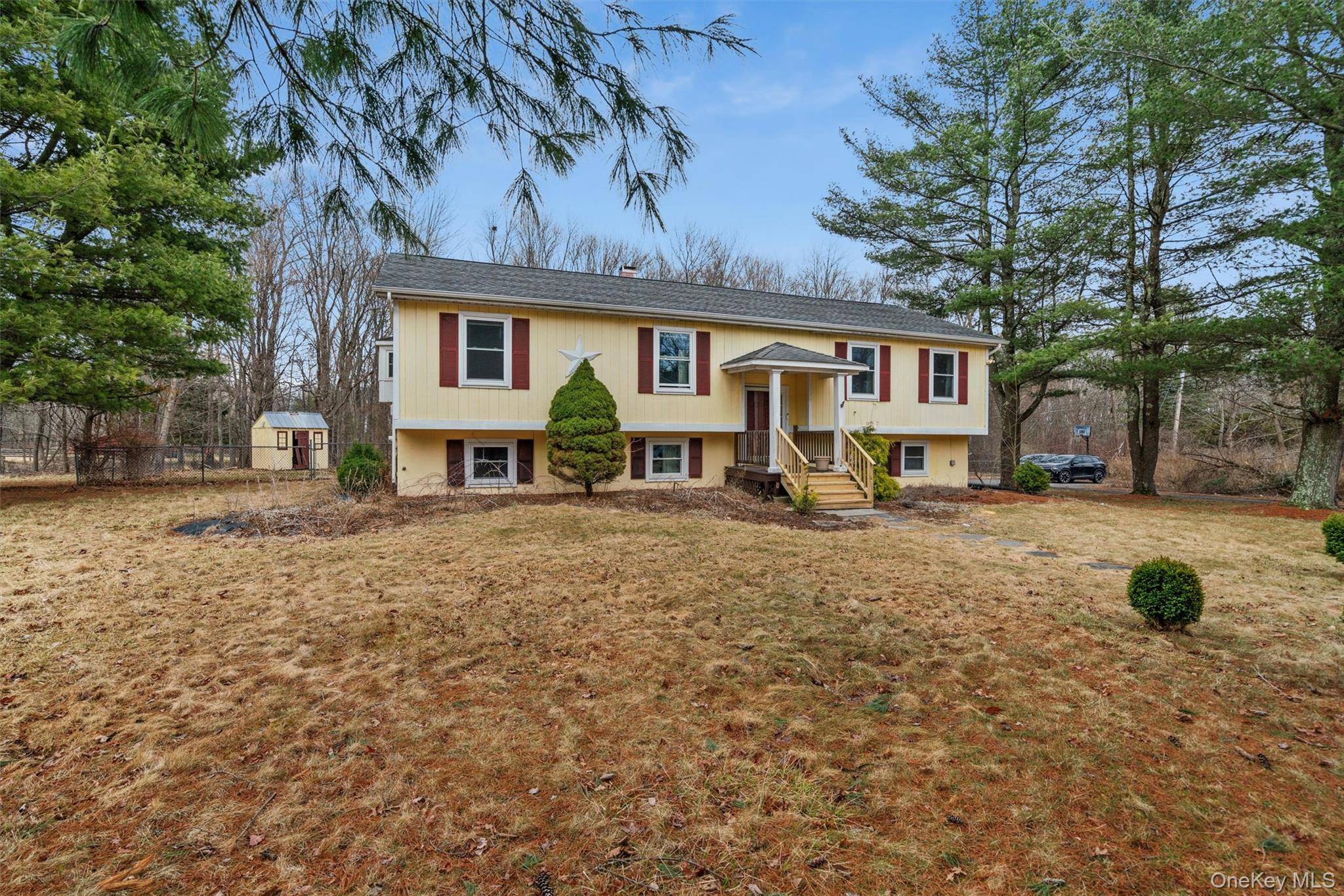 4 Thistle LN, Middletown, NY 10940