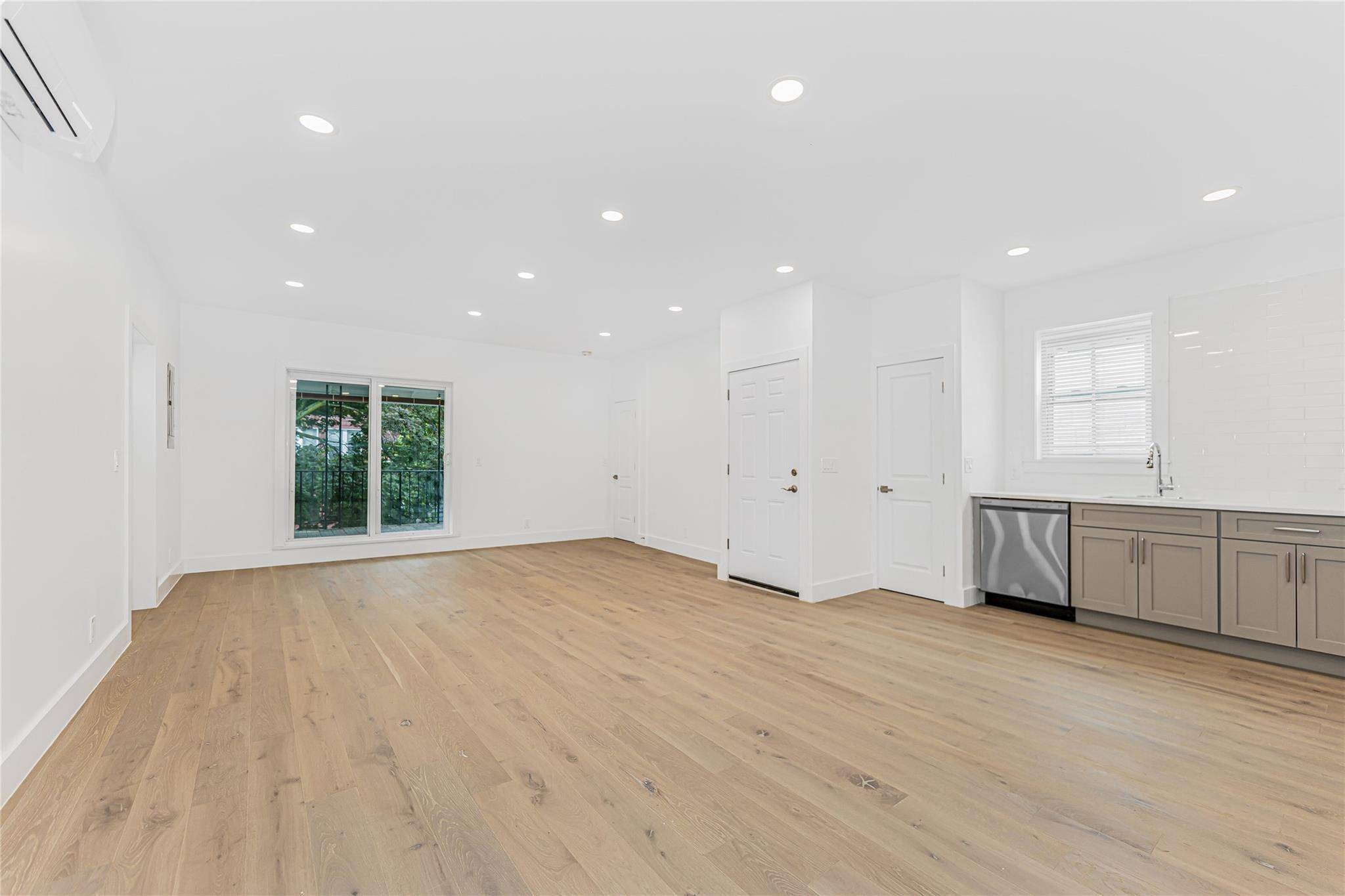 6140 Delafield AVE, Bronx, NY 10471