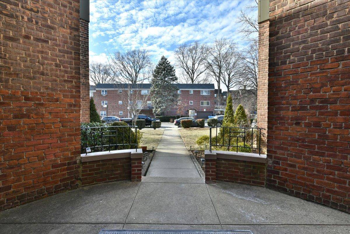 22-39 78 ST, Astoria, NY 11370