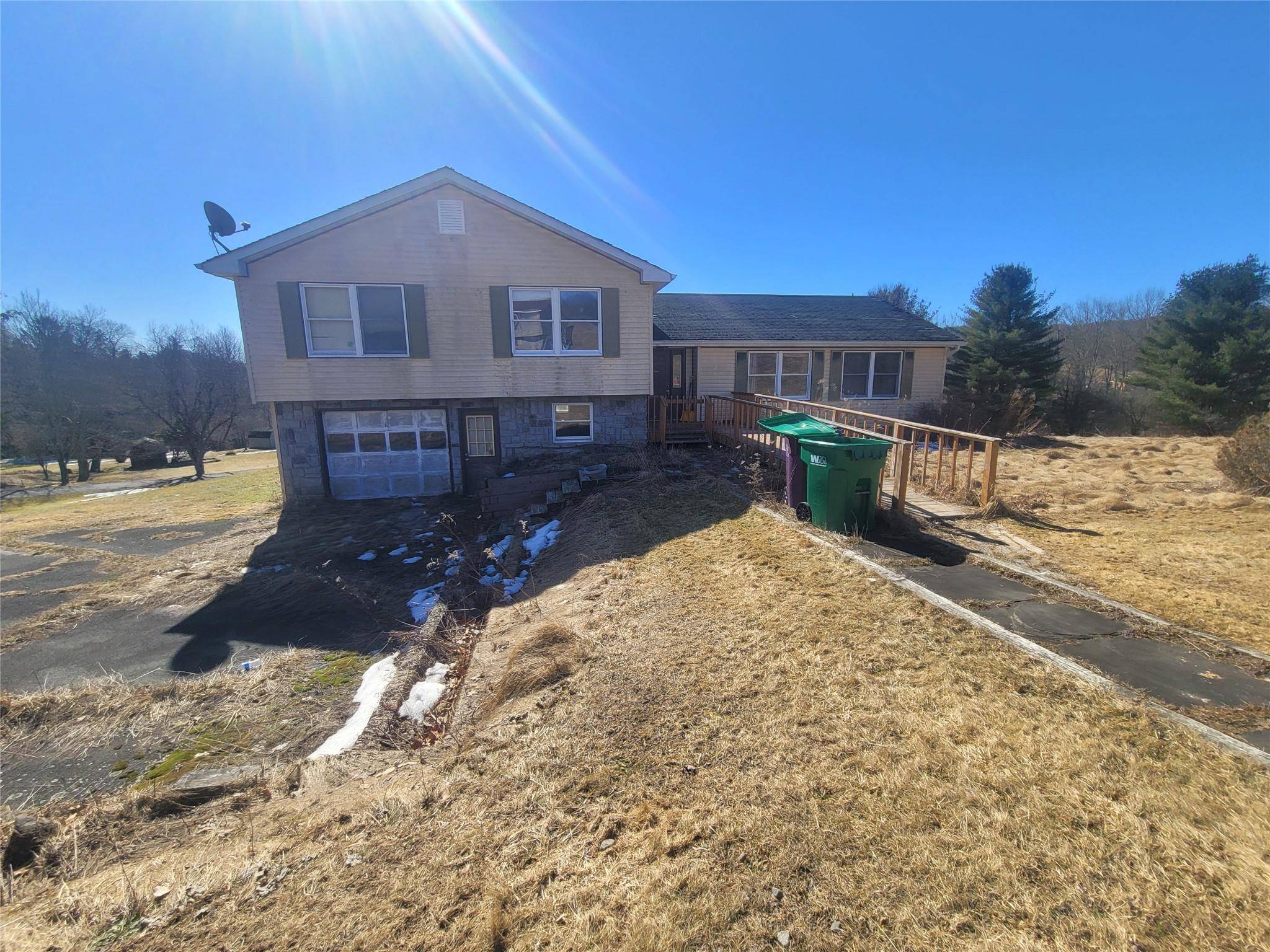26 Rolling Meadows RD, Livingston Manor, NY 12758