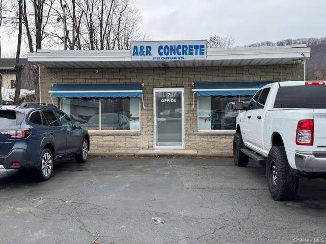 7 Ruscitti RD, New Windsor, NY 12553