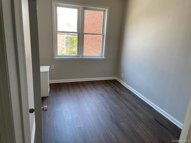 2010 Hobart AVE, Bronx, NY 10461