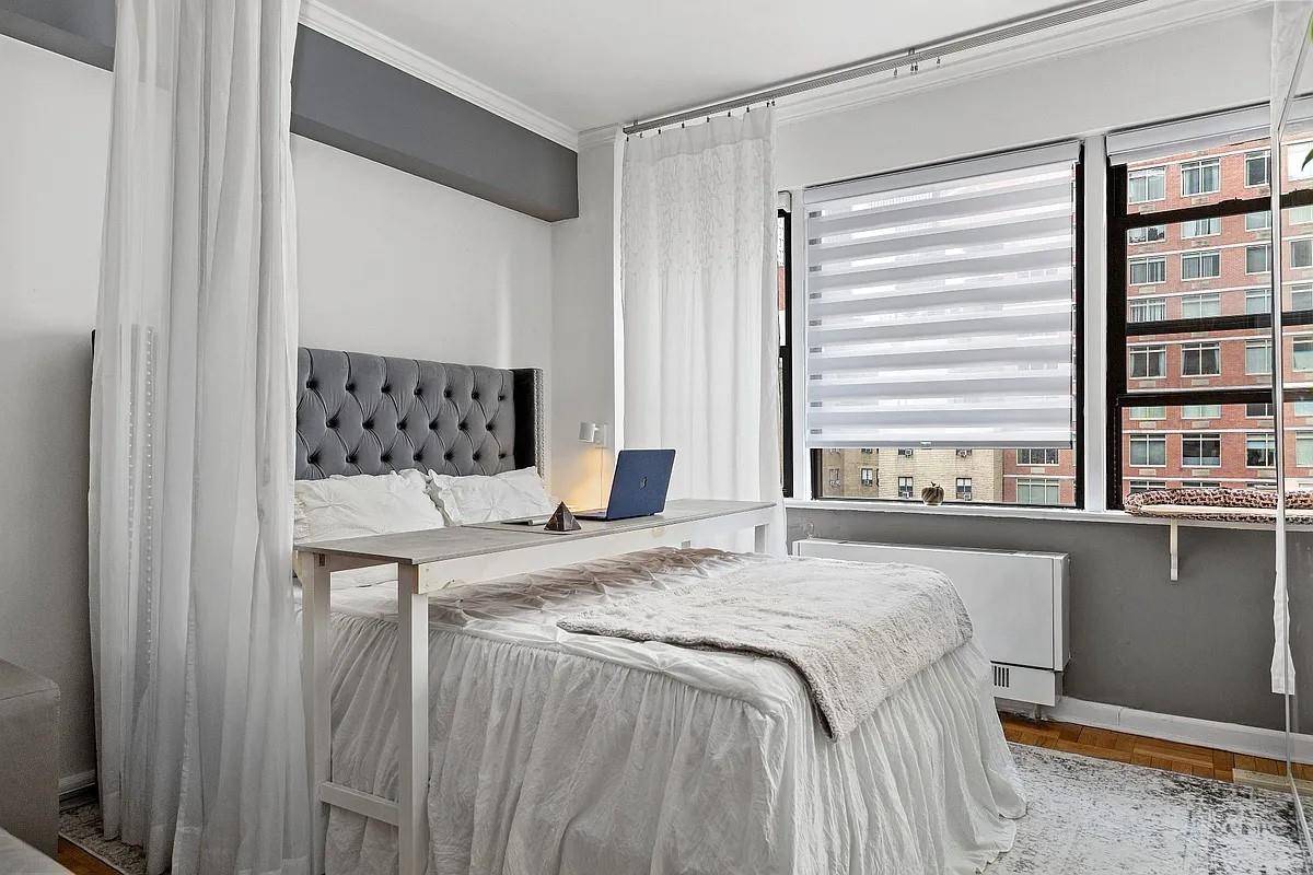 240 46 #10E, New York (manhattan), NY 10017