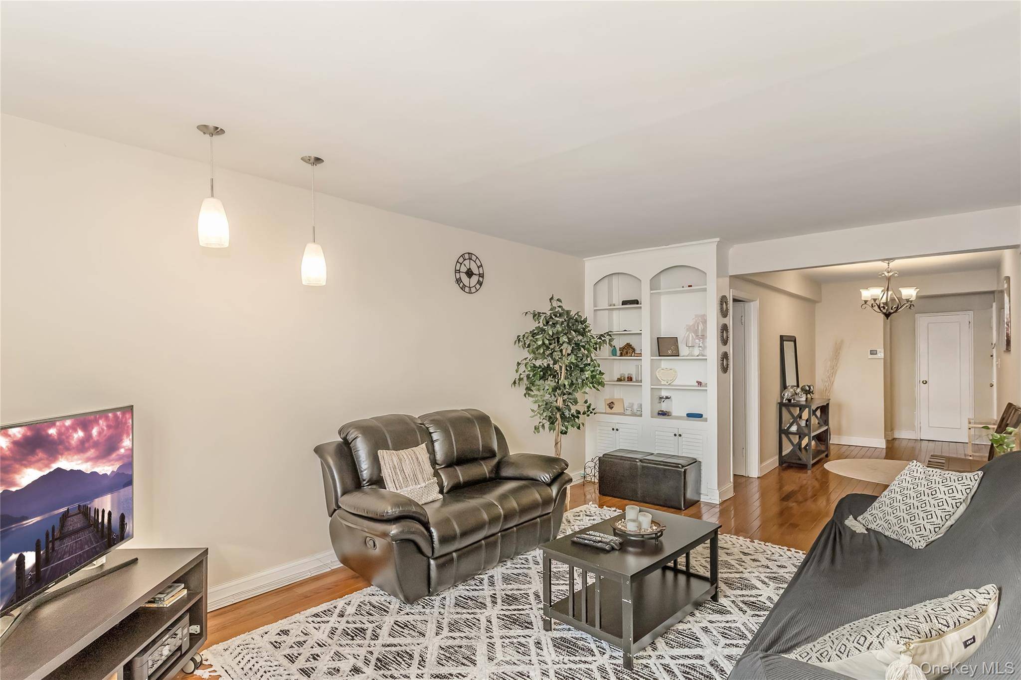 32-22 92 ST #603, East Elmhurst, NY 11369