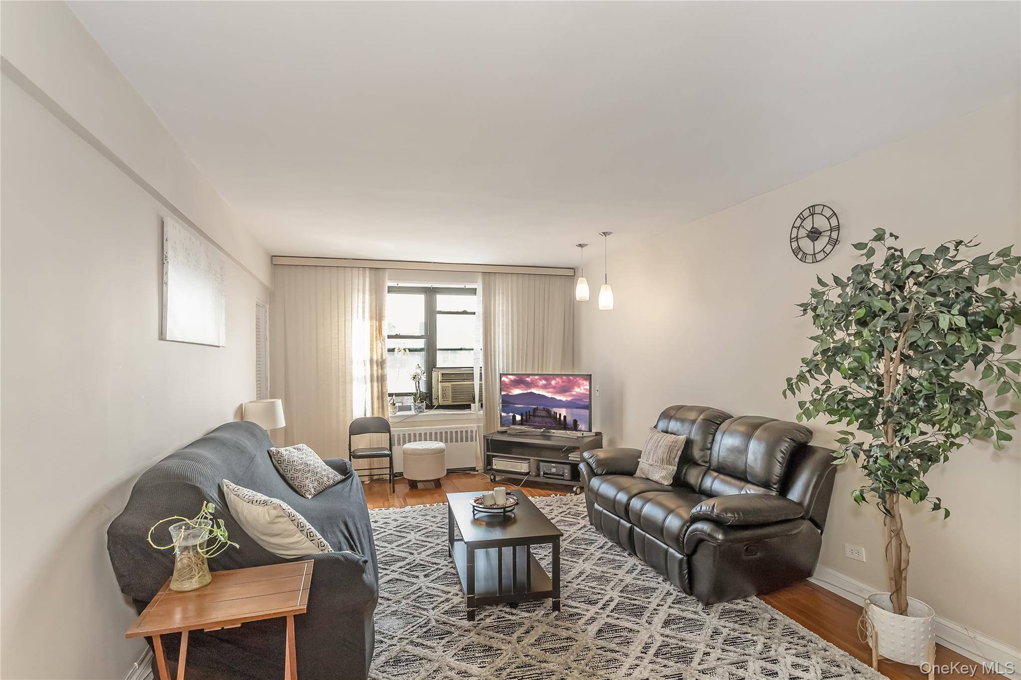 32-22 92 ST #603, East Elmhurst, NY 11369