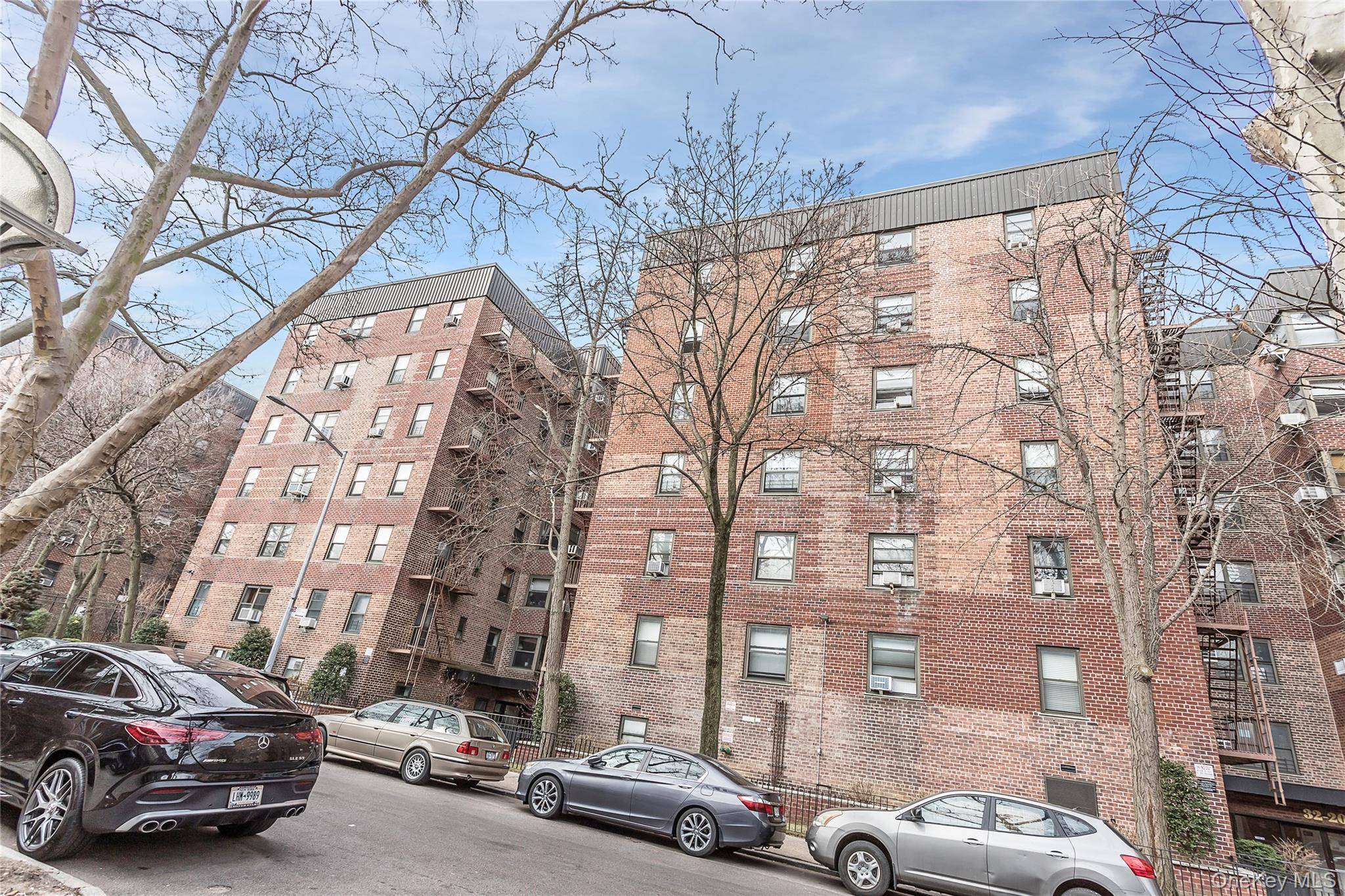 32-22 92 ST #603, East Elmhurst, NY 11369