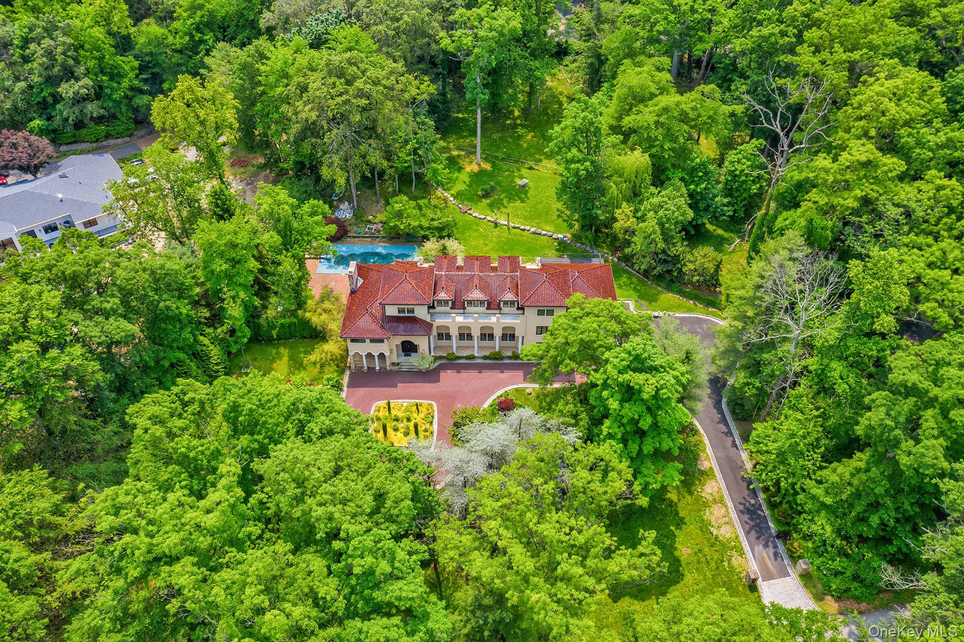 262 Harbor Acres RD, Port Washington, NY 11050