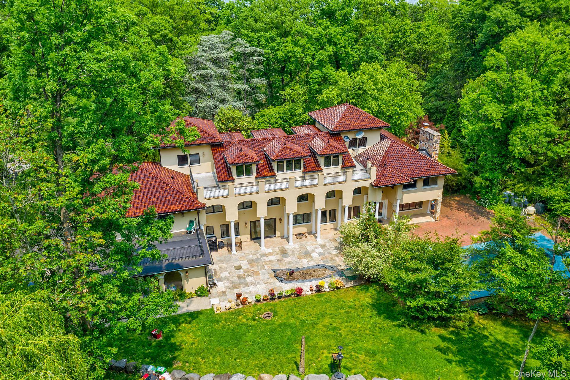 262 Harbor Acres RD, Port Washington, NY 11050