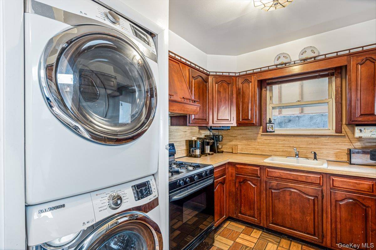 83-18 Parsons BLVD, Jamaica, NY 11431