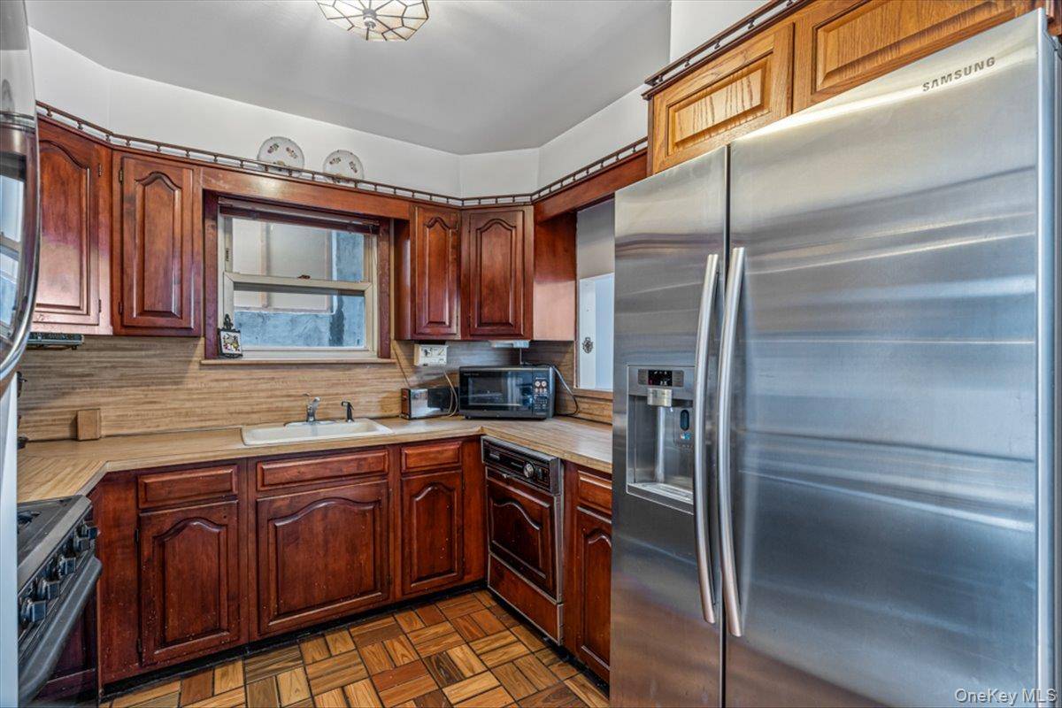 83-18 Parsons BLVD, Jamaica, NY 11431