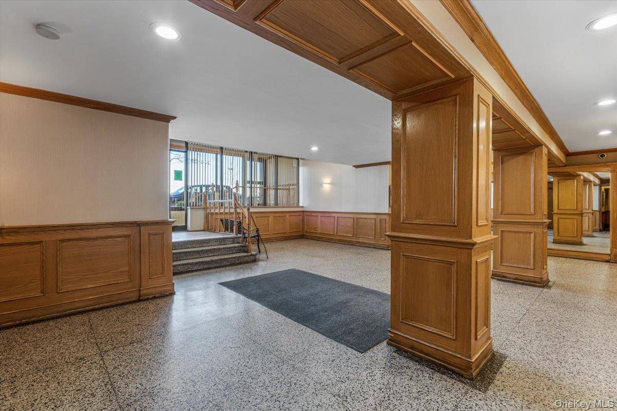 144-60 Gravett RD #6F, Flushing, NY 11367