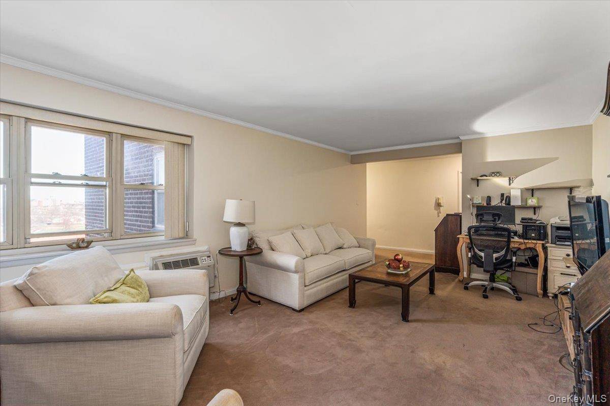 144-60 Gravett RD #6F, Flushing, NY 11367