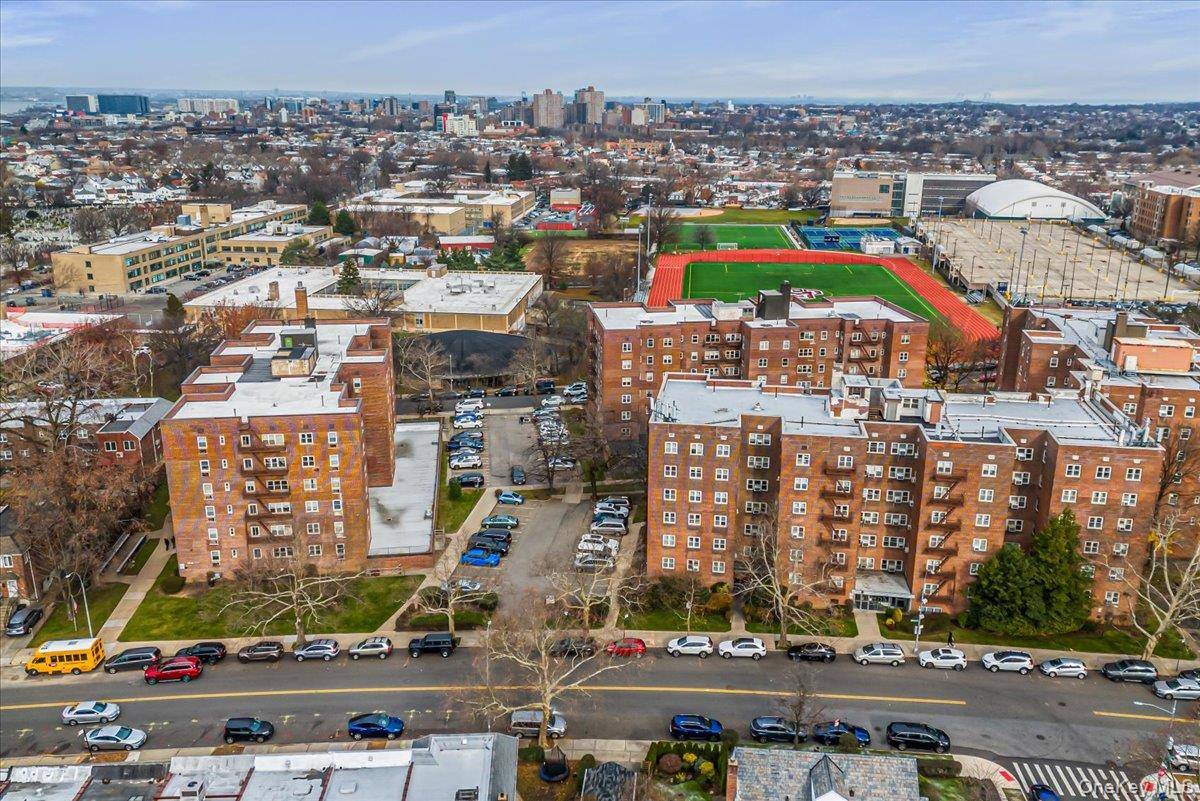 144-60 Gravett RD #6F, Flushing, NY 11367