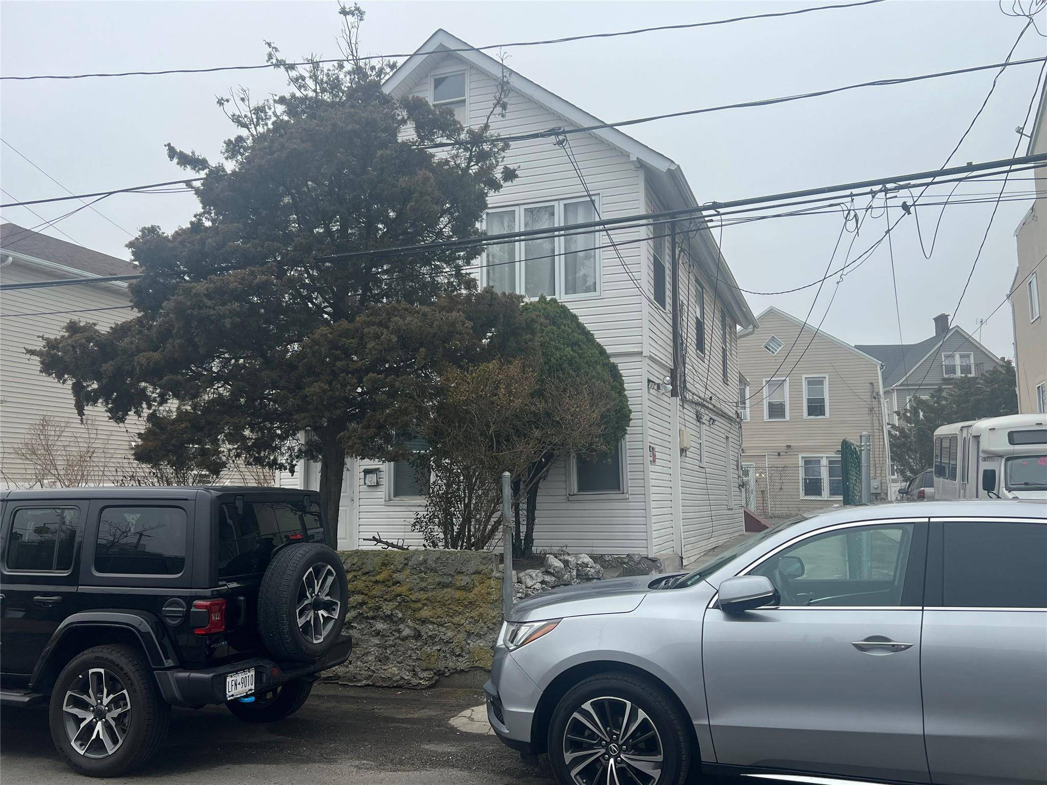 303 Beach 84th ST, Rockaway Beach, NY 11693