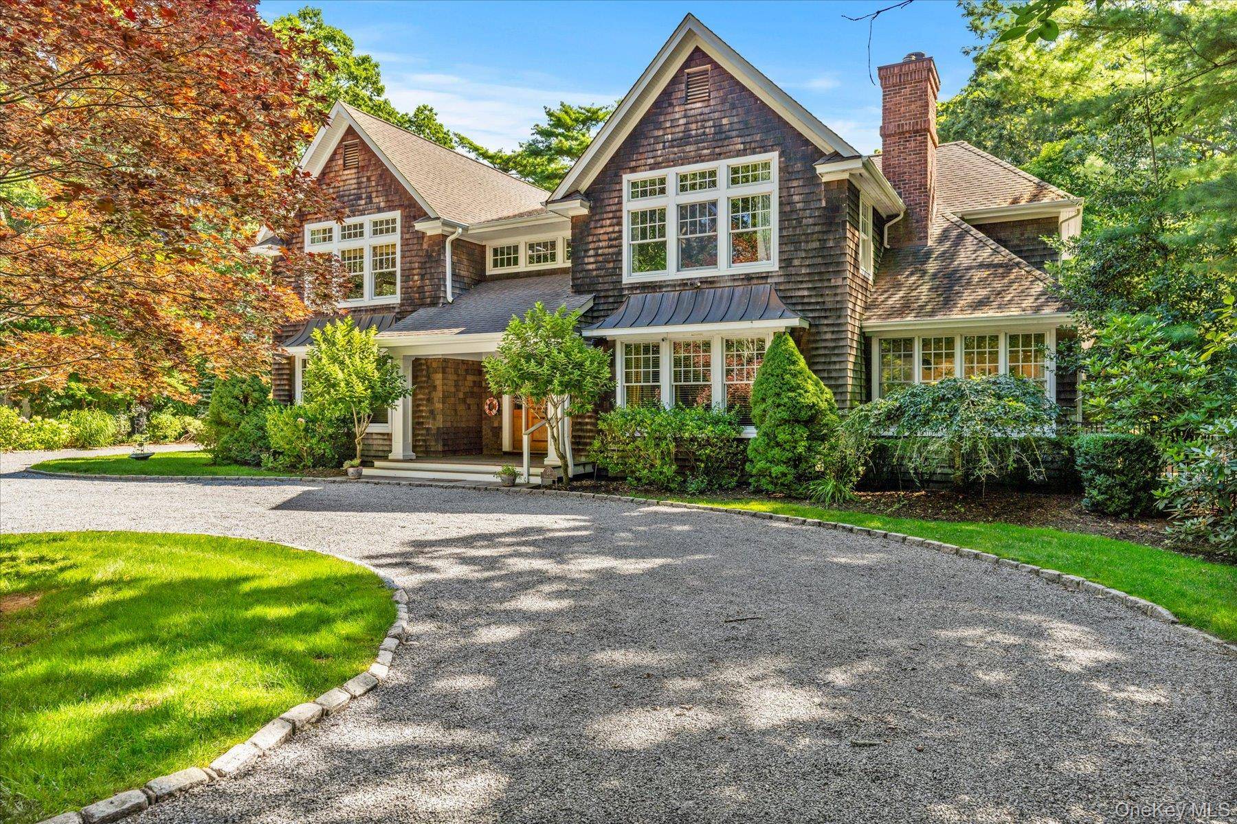 53 Cedar LN, Remsenburg, NY 11960