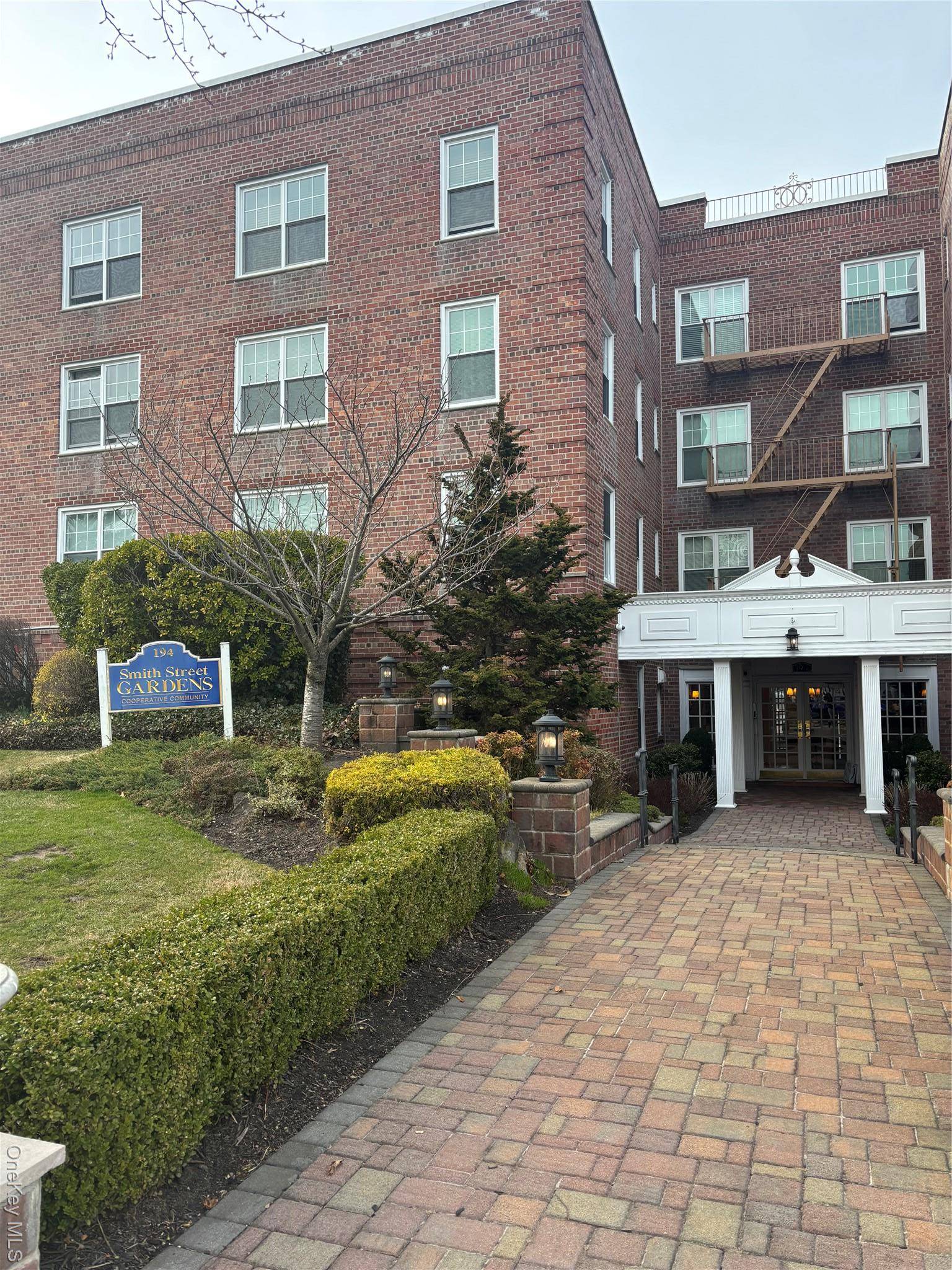 194 Smith ST #3P, Freeport, NY 11520