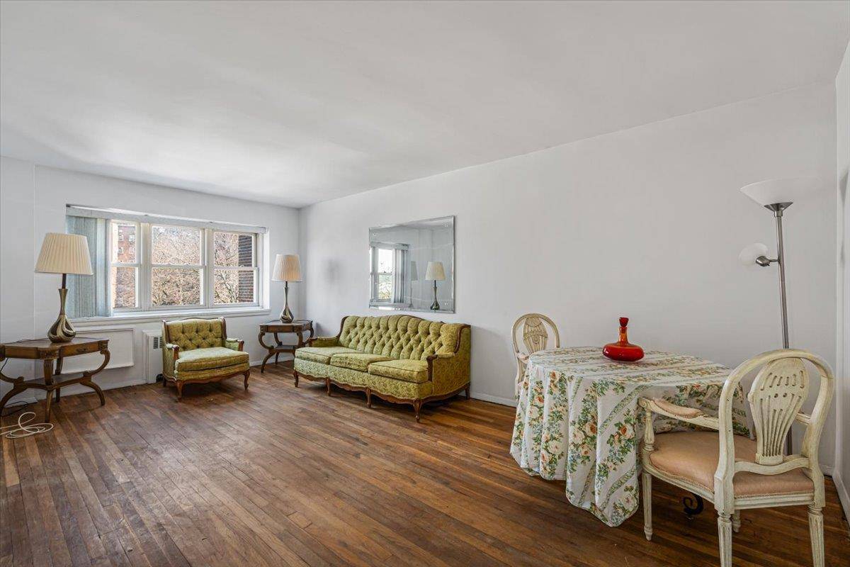 144-55 Melbourne AVE #3J, Flushing, NY 11367