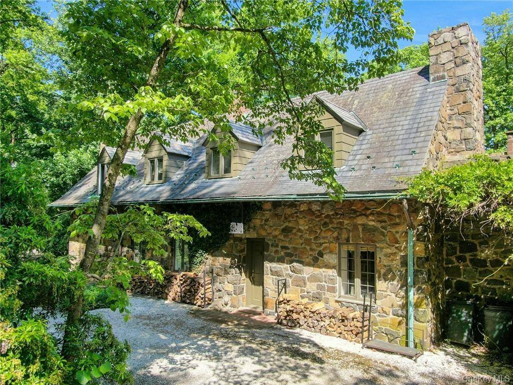 21 Woods RD, Palisades, NY 10964