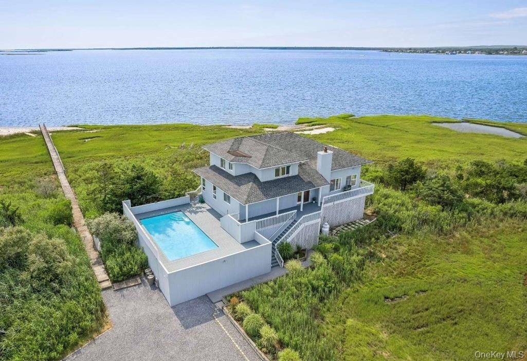 552 Dune RD, Westhampton, NY 11977