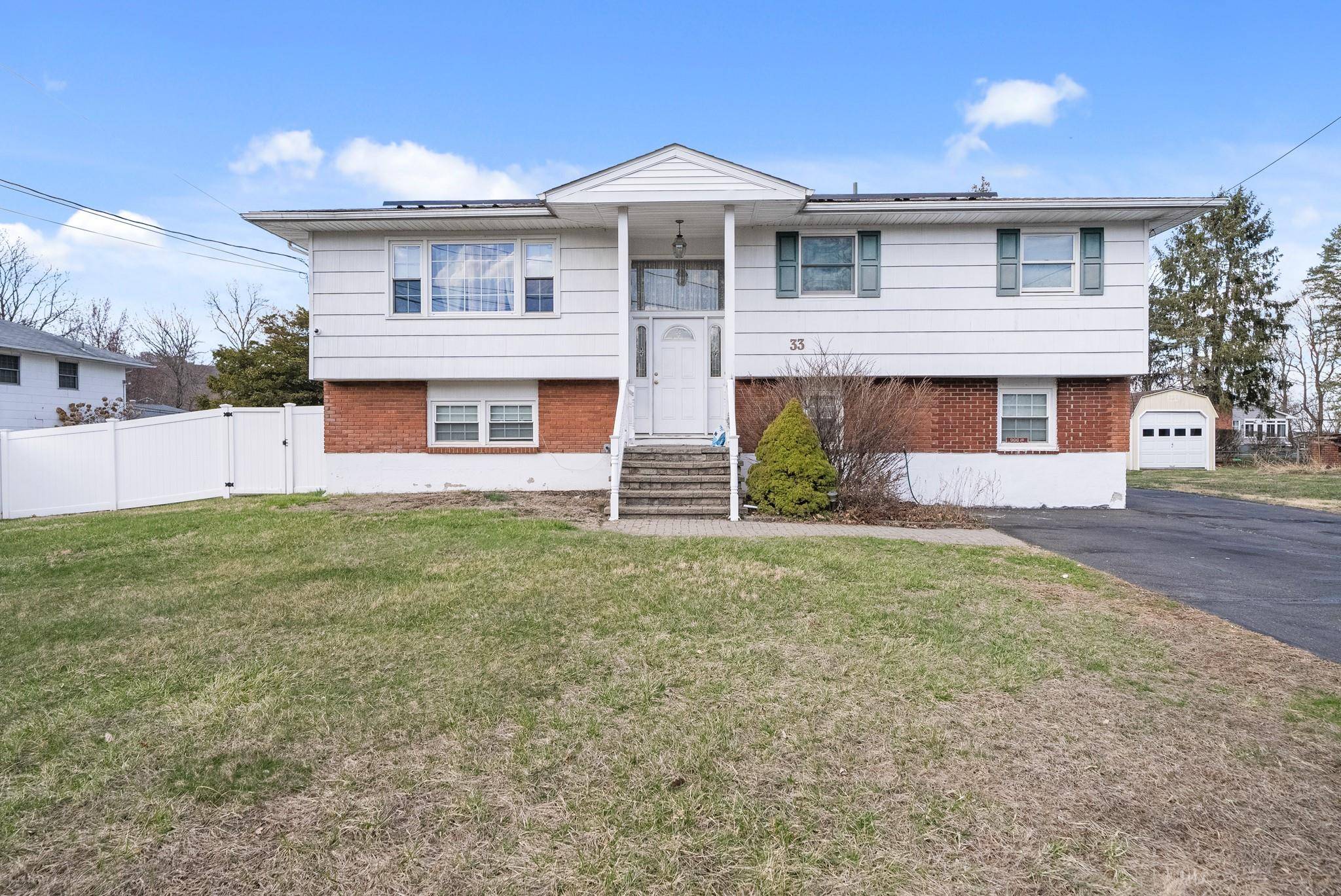 33 De Halve Maen DR, Stony Point, NY 10980