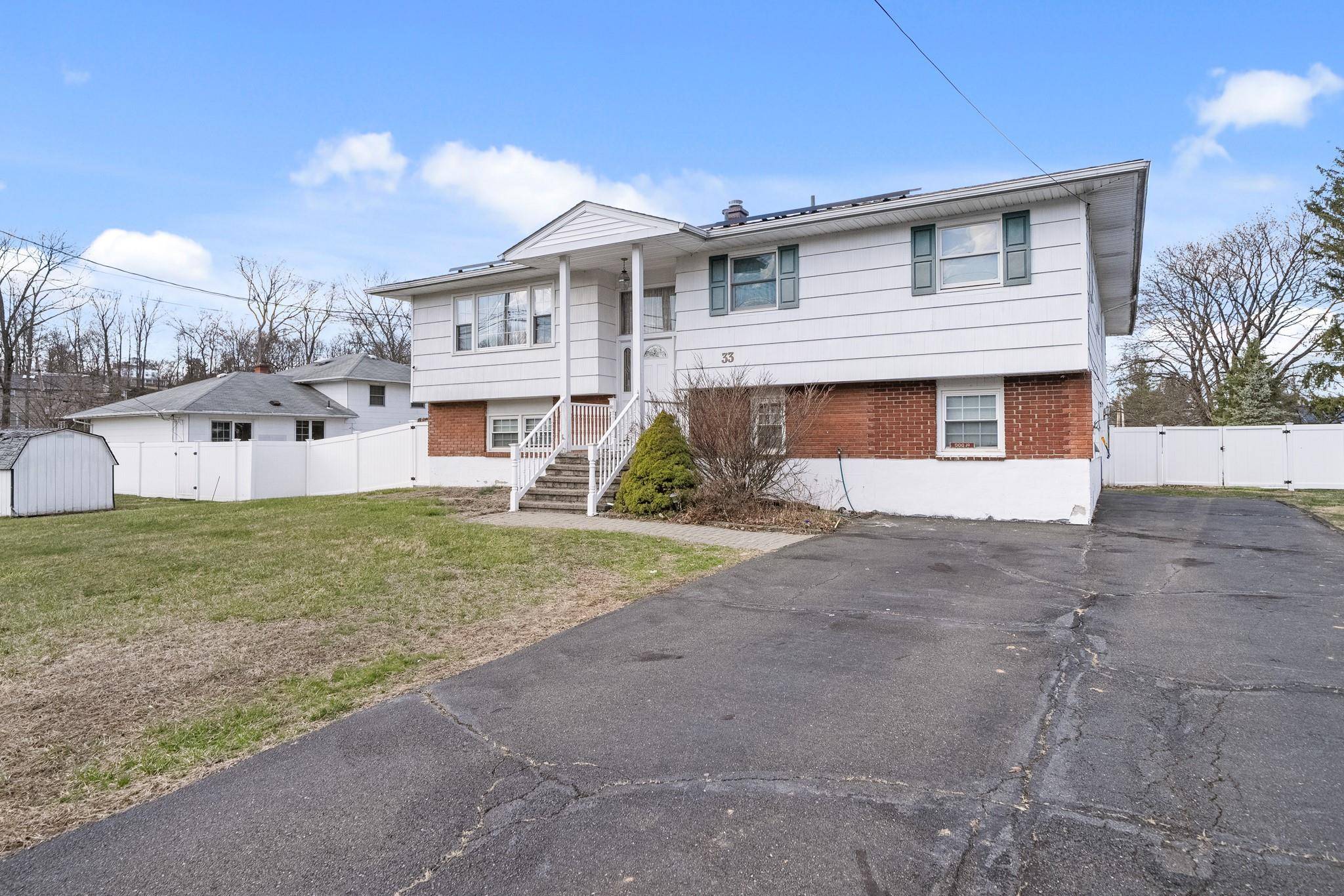 33 De Halve Maen DR, Stony Point, NY 10980