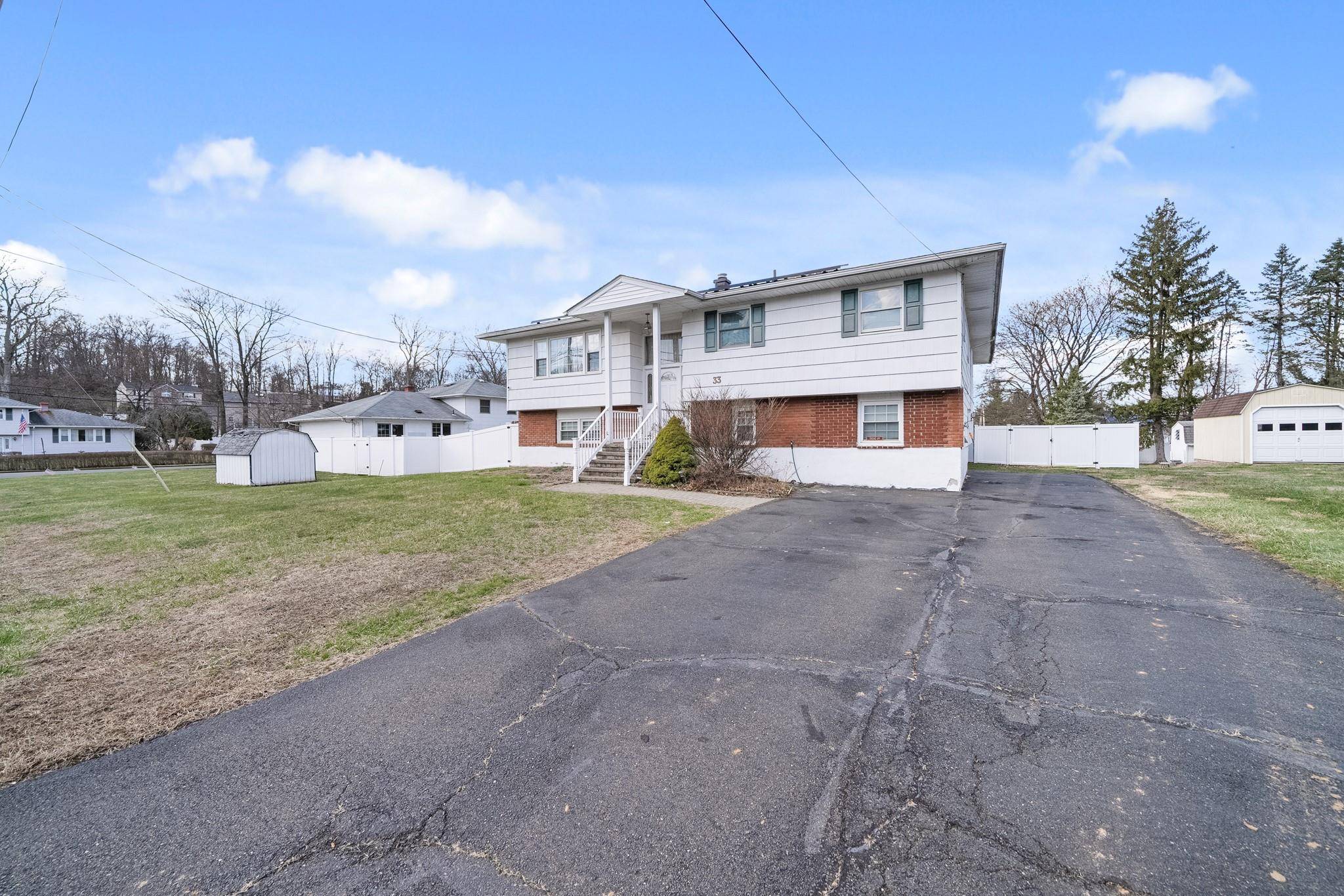 33 De Halve Maen DR, Stony Point, NY 10980