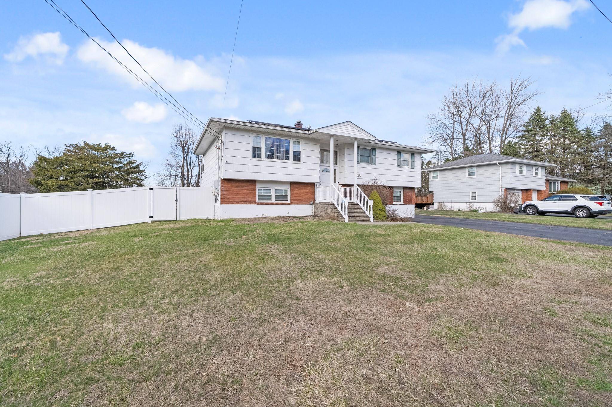 33 De Halve Maen DR, Stony Point, NY 10980
