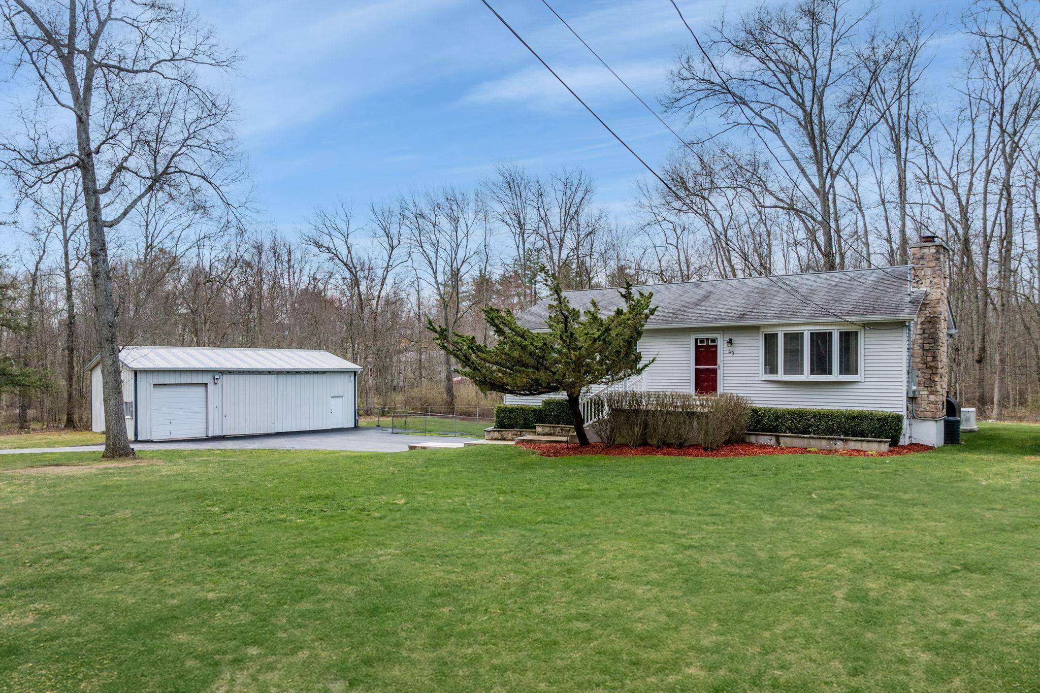 45 Bible Camp RD, Bloomingburg, NY 12721