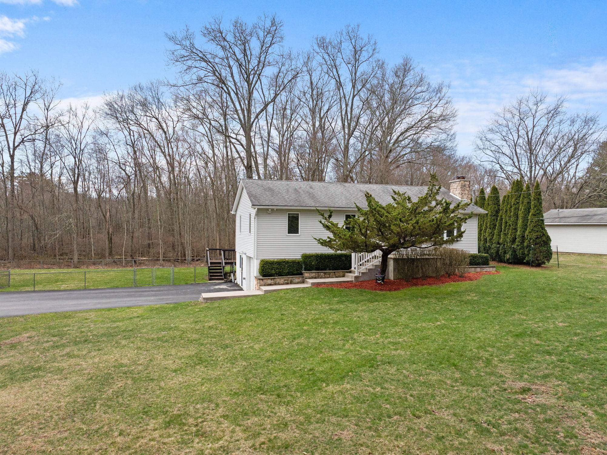 45 Bible Camp RD, Bloomingburg, NY 12721
