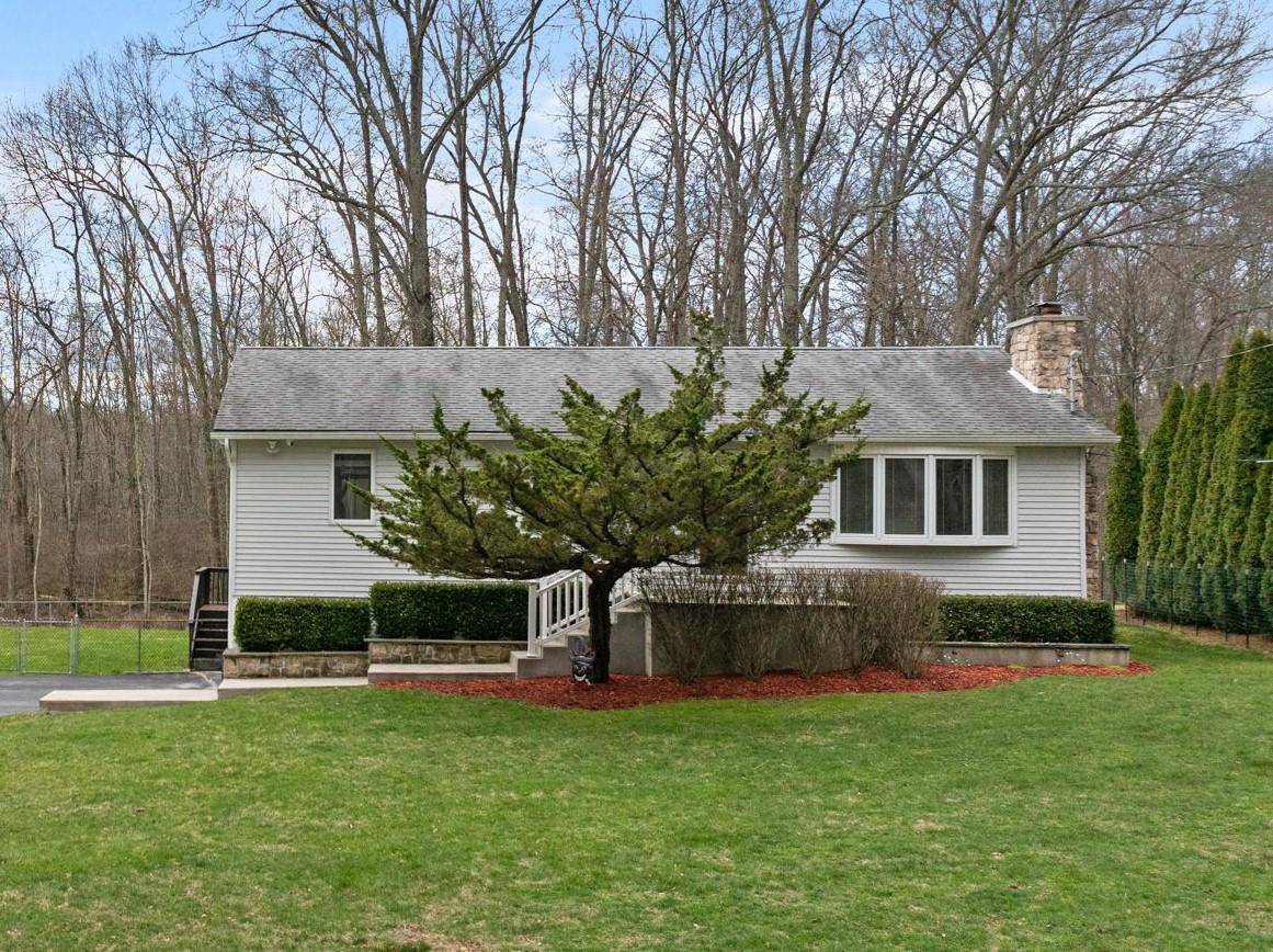 45 Bible Camp RD, Bloomingburg, NY 12721
