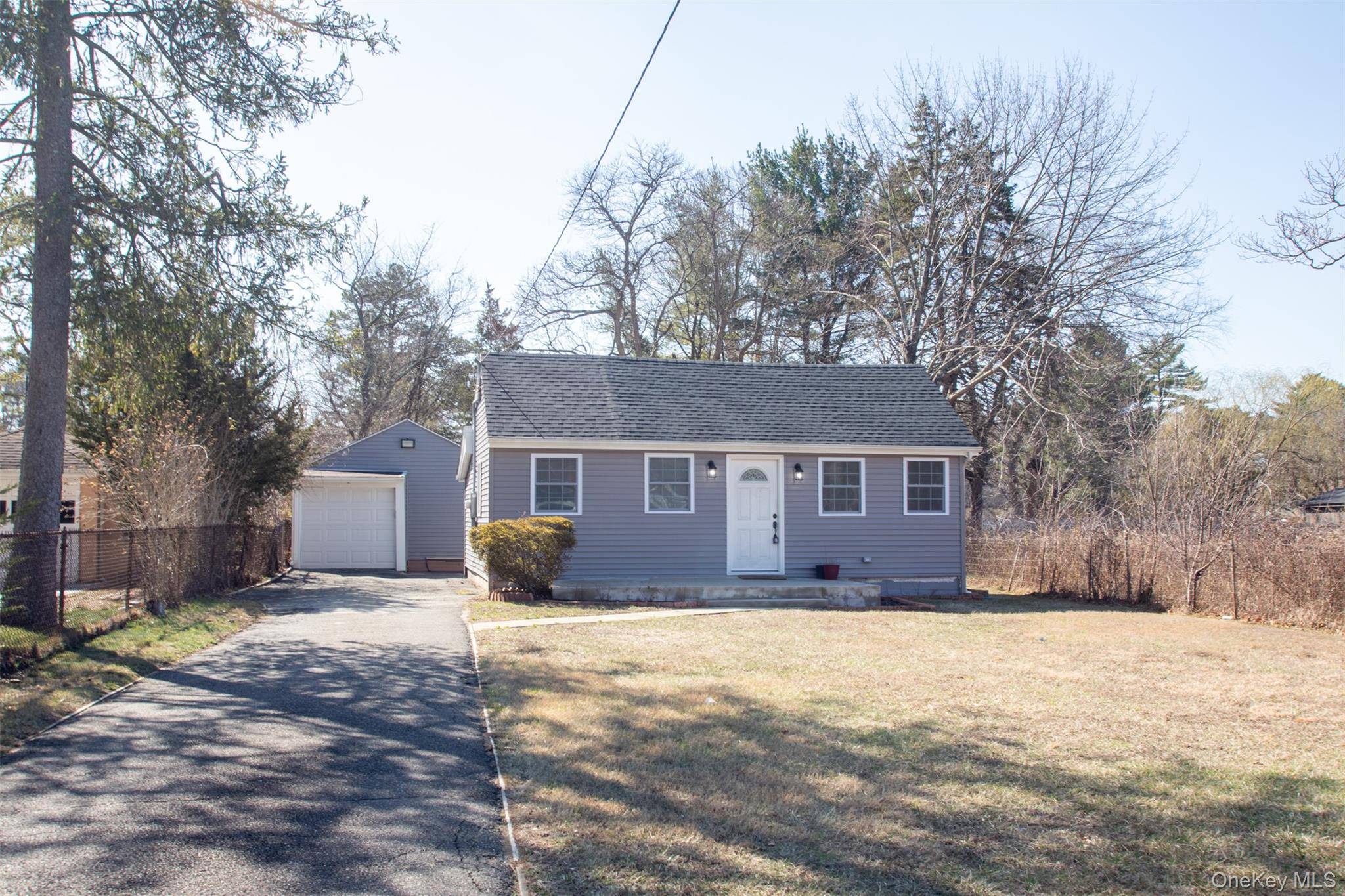 4A Ralph AVE, Brentwood, NY 11717