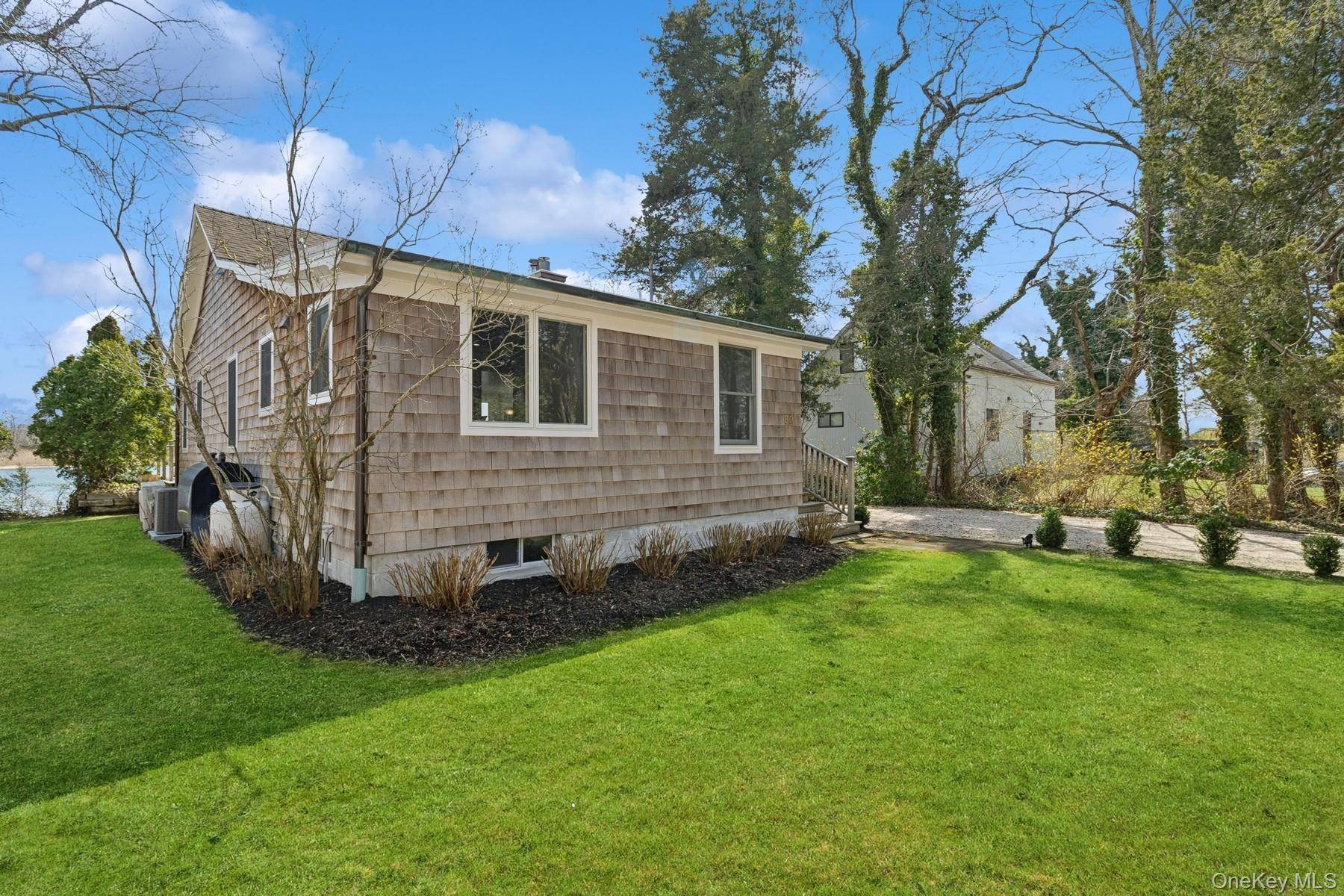 80 Towd Point RD, Southampton, NY 11968