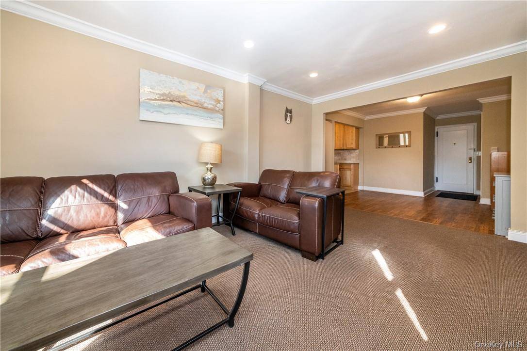 50 White Oak ST #3G, New Rochelle, NY 10801