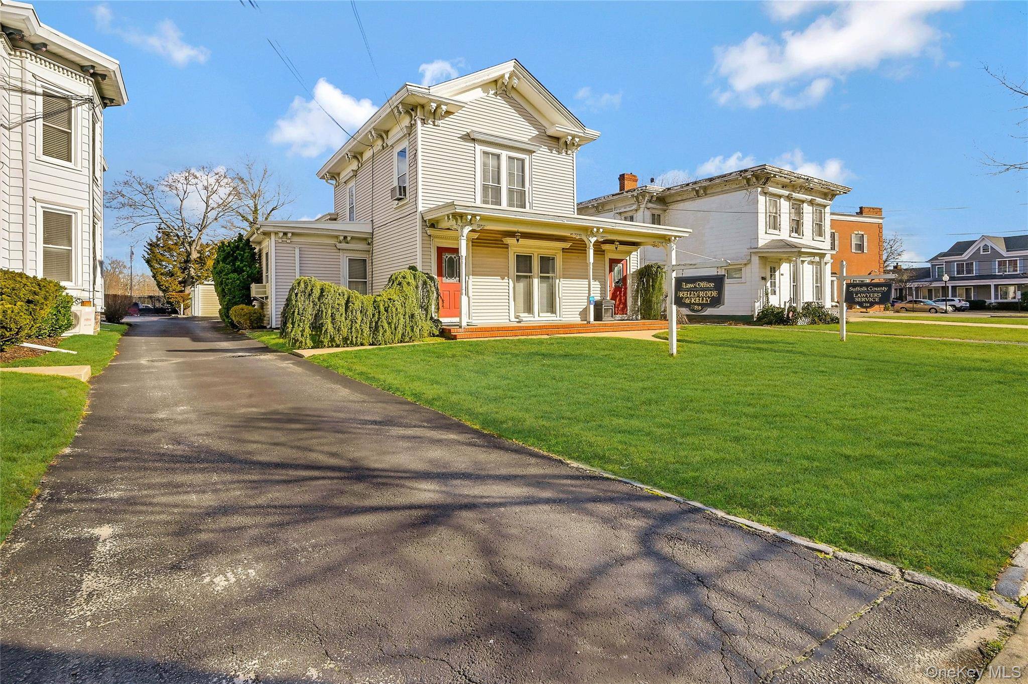 218 Griffing AVE, Riverhead, NY 11901