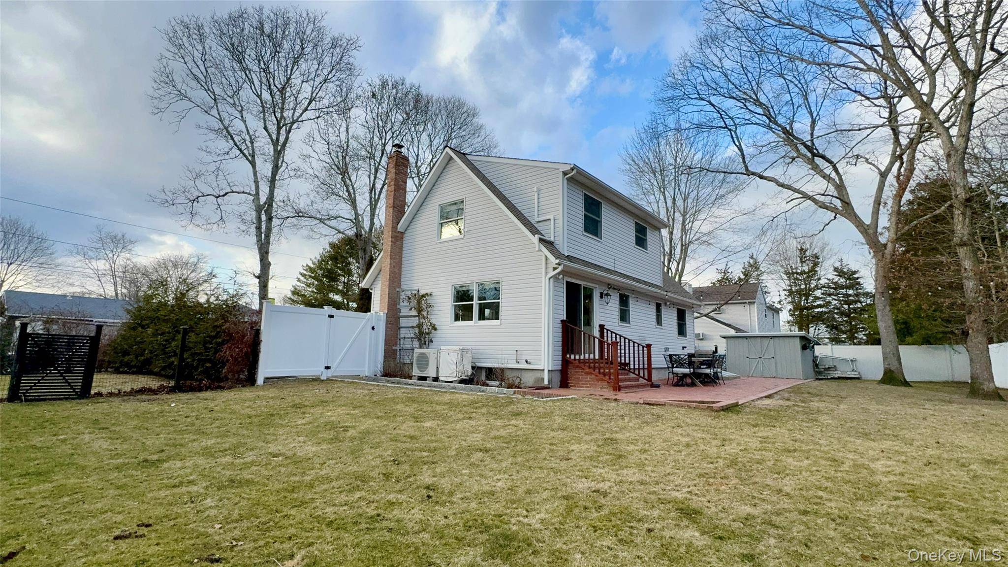 4 N Westbury RD, Hampton Bays, NY 11946