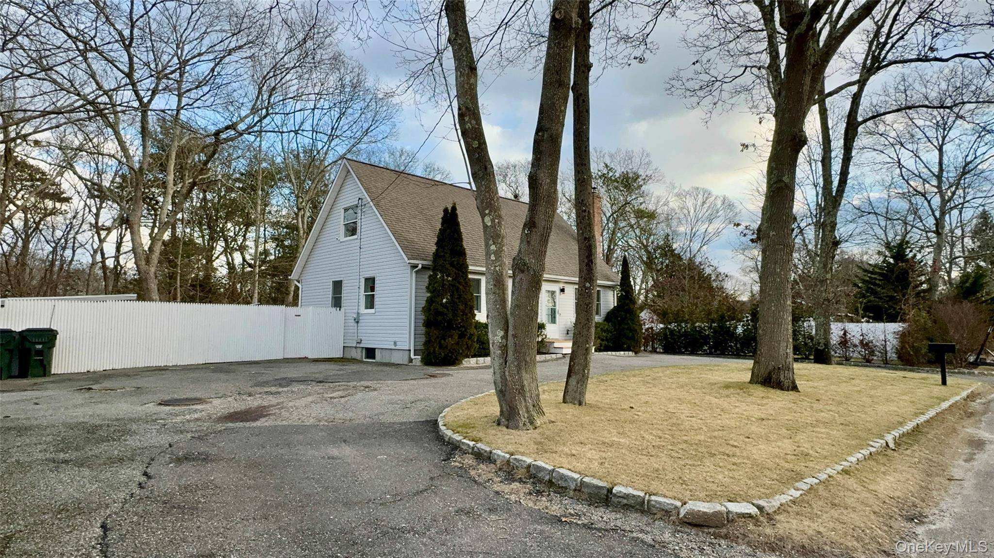 4 N Westbury RD, Hampton Bays, NY 11946