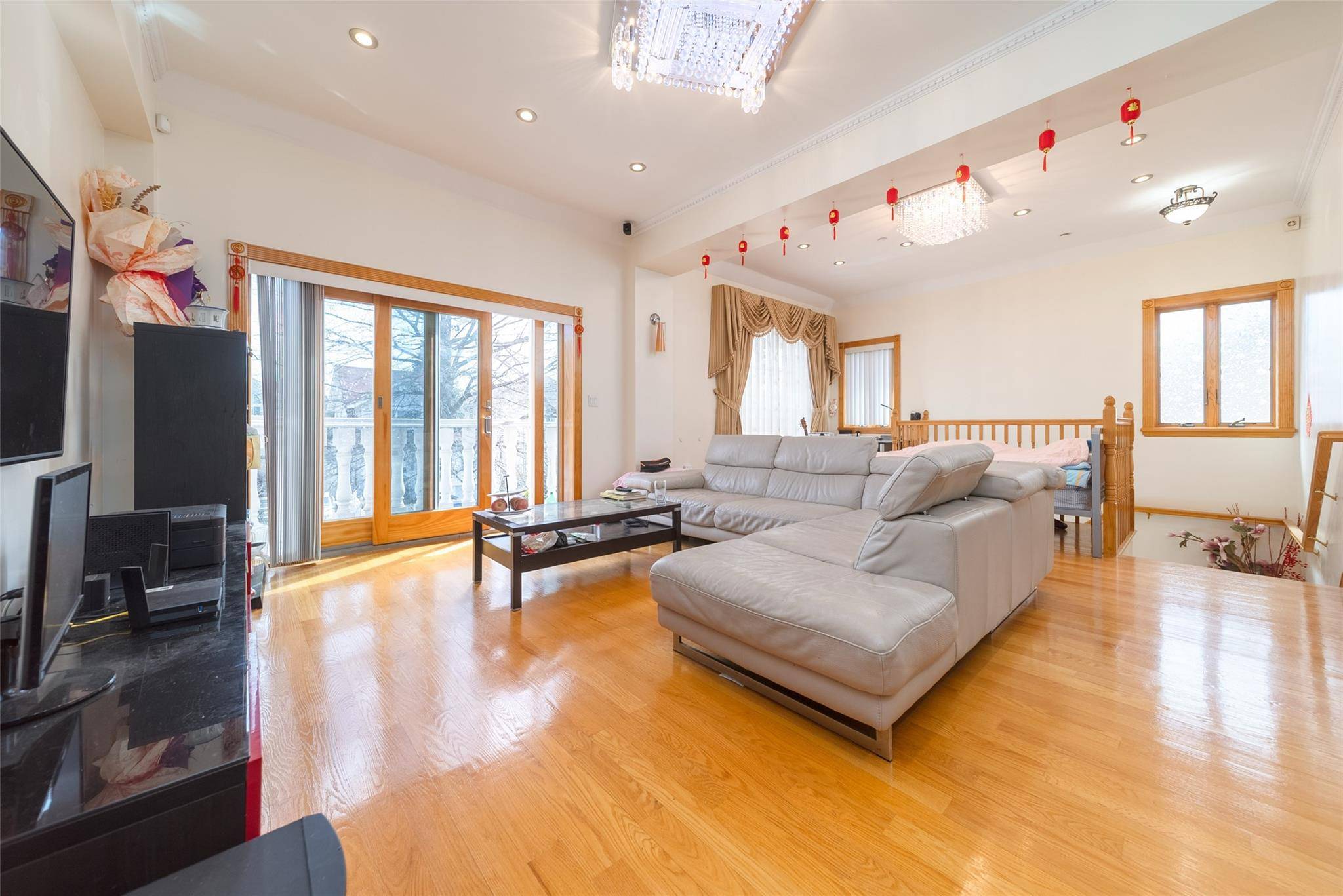 42-20 158th ST, Flushing, NY 11358