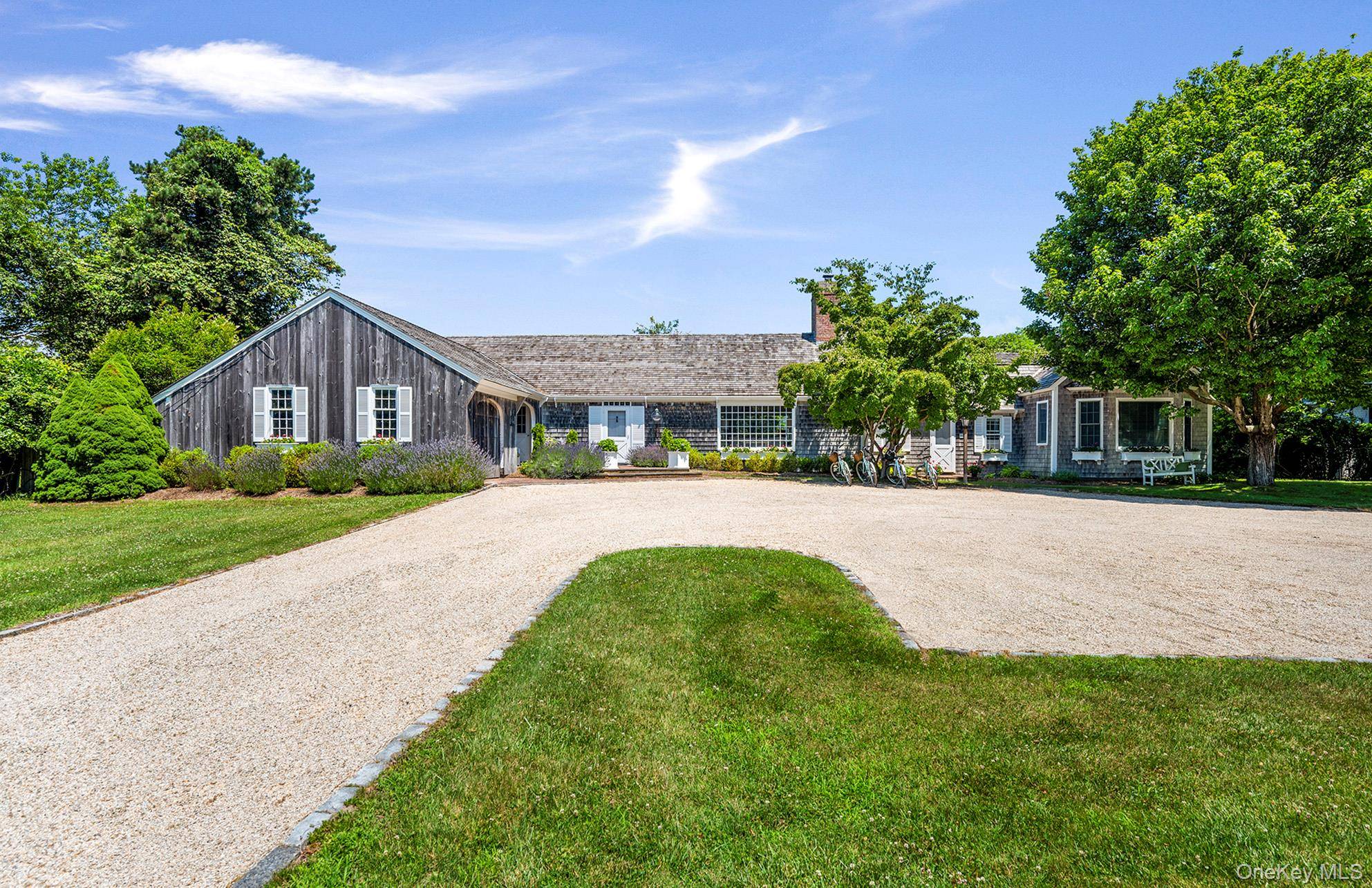 19 Quaquanantuck LN, Quogue, NY 11959